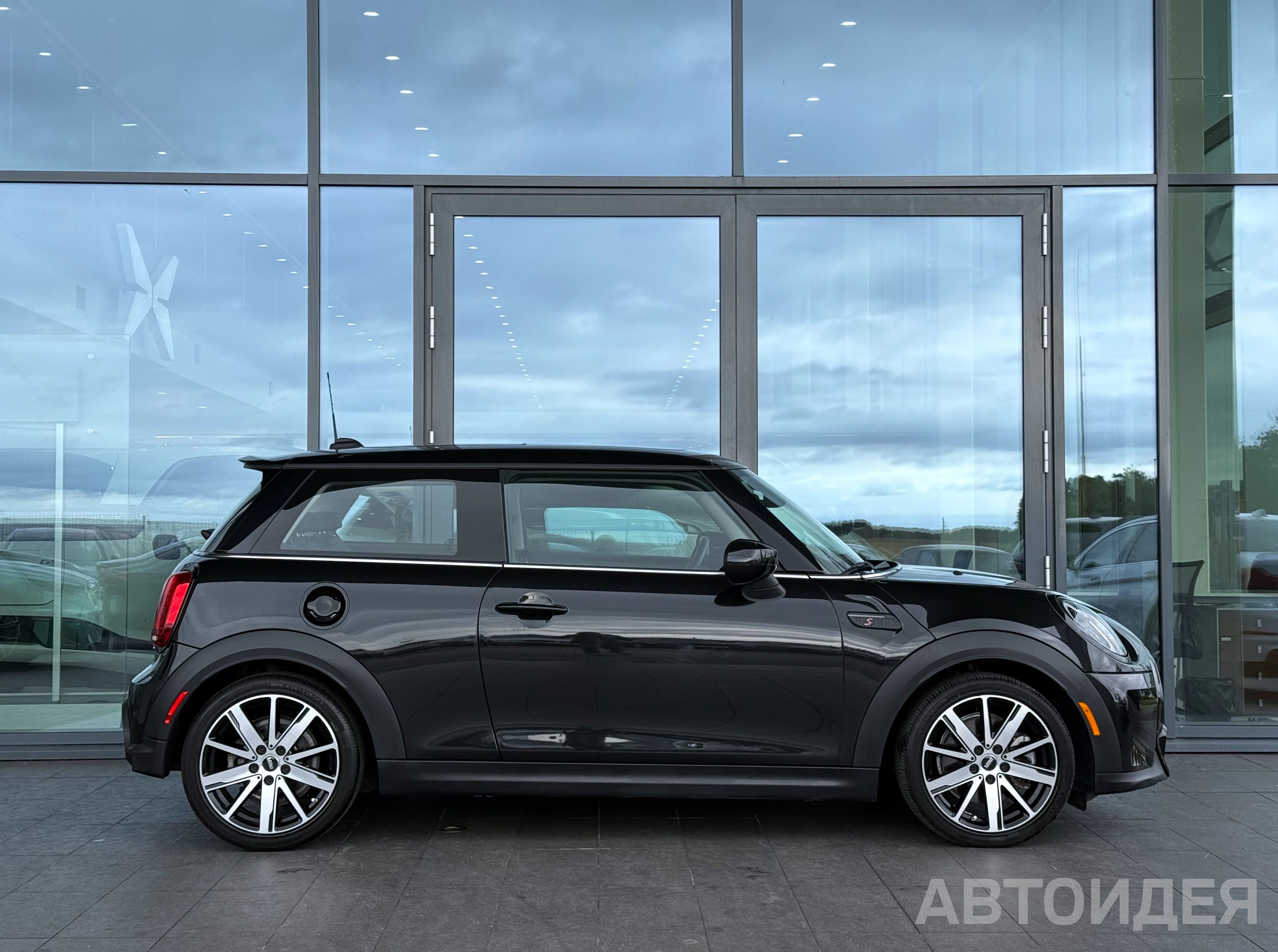 MINI Cooper S 3-Door Черный Midnight II фото 2