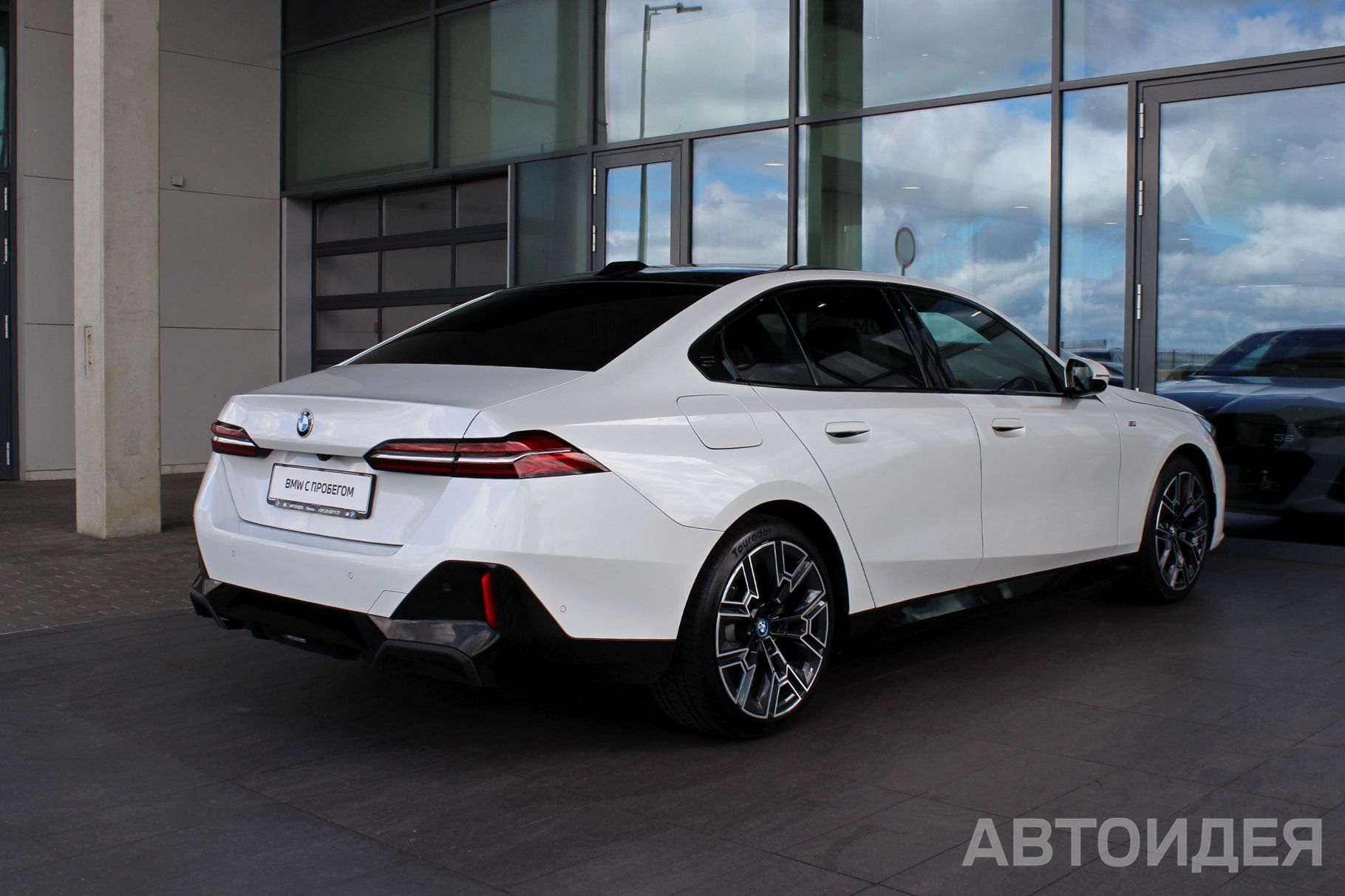 BMW 520d xDrive Белый Минерал металлик фото 1
