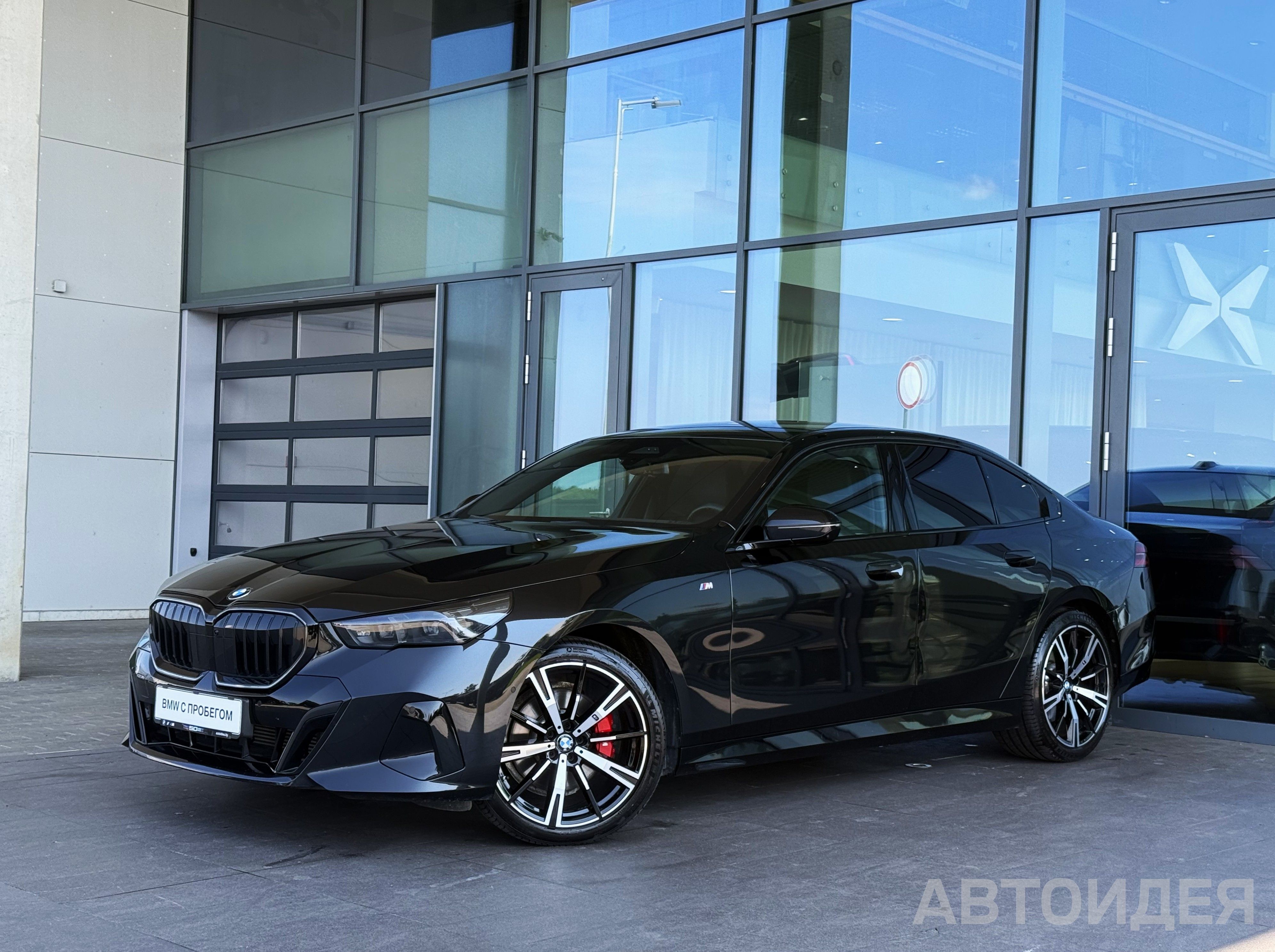 BMW 520d xDrive Черный Сапфир металлик