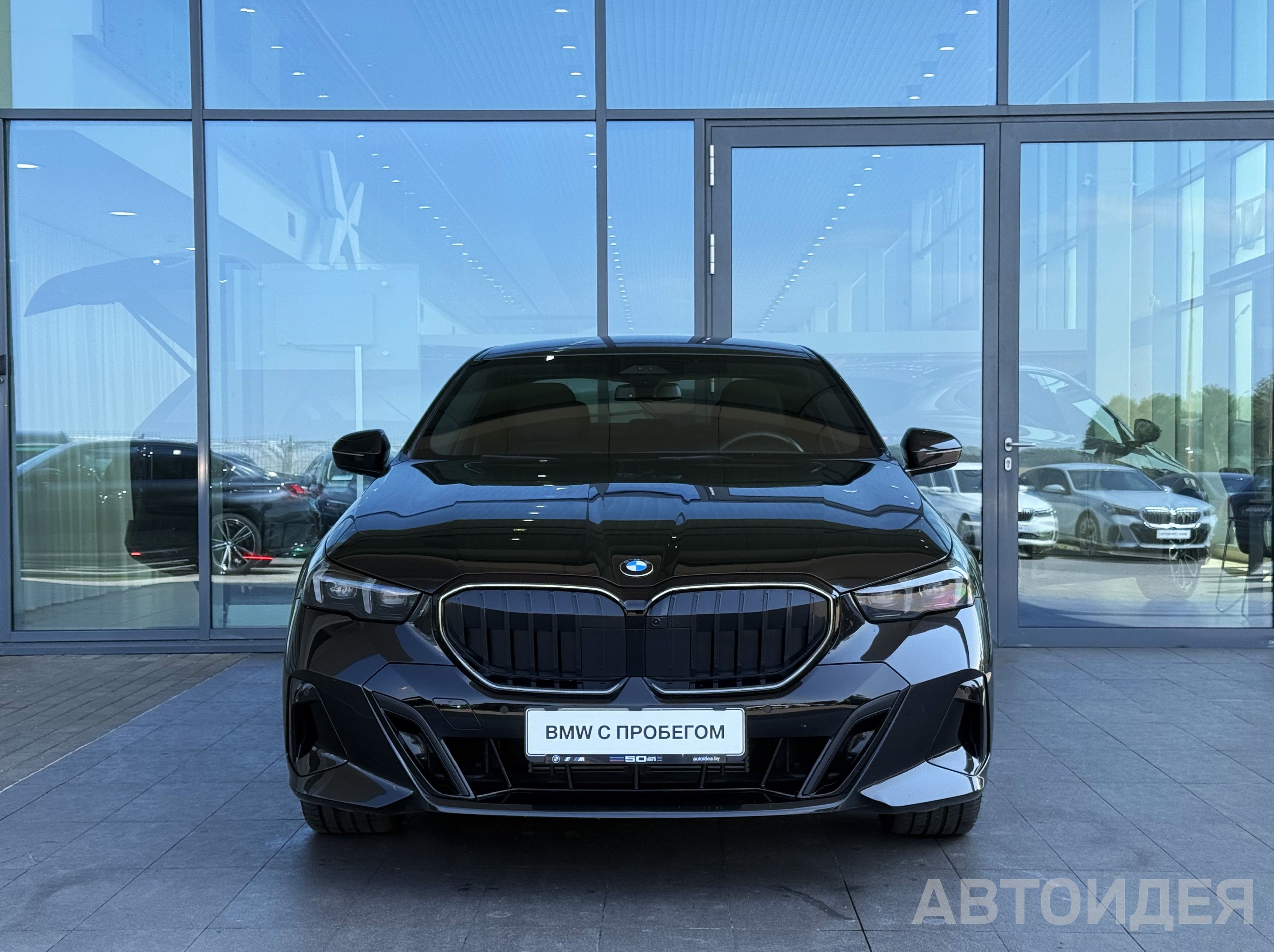 BMW 520d xDrive Черный Сапфир металлик фото 1
