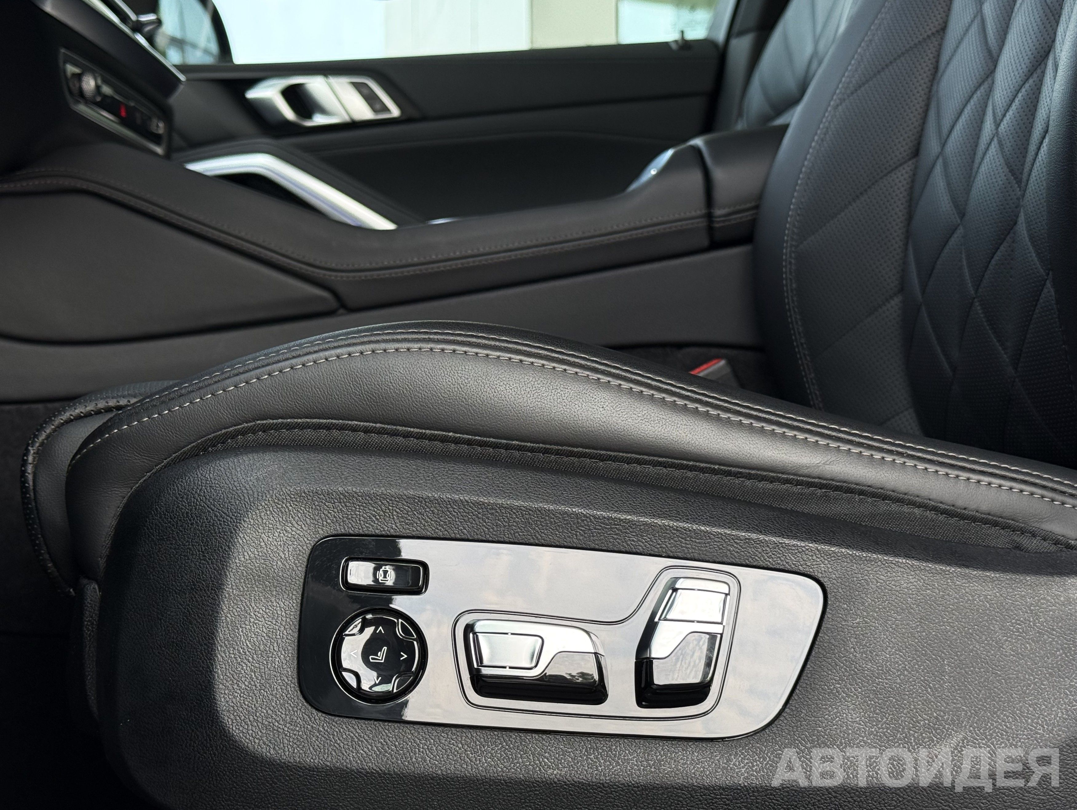 BMW X6 xDrive40i M Sport Черный Карбон металлик фото 14