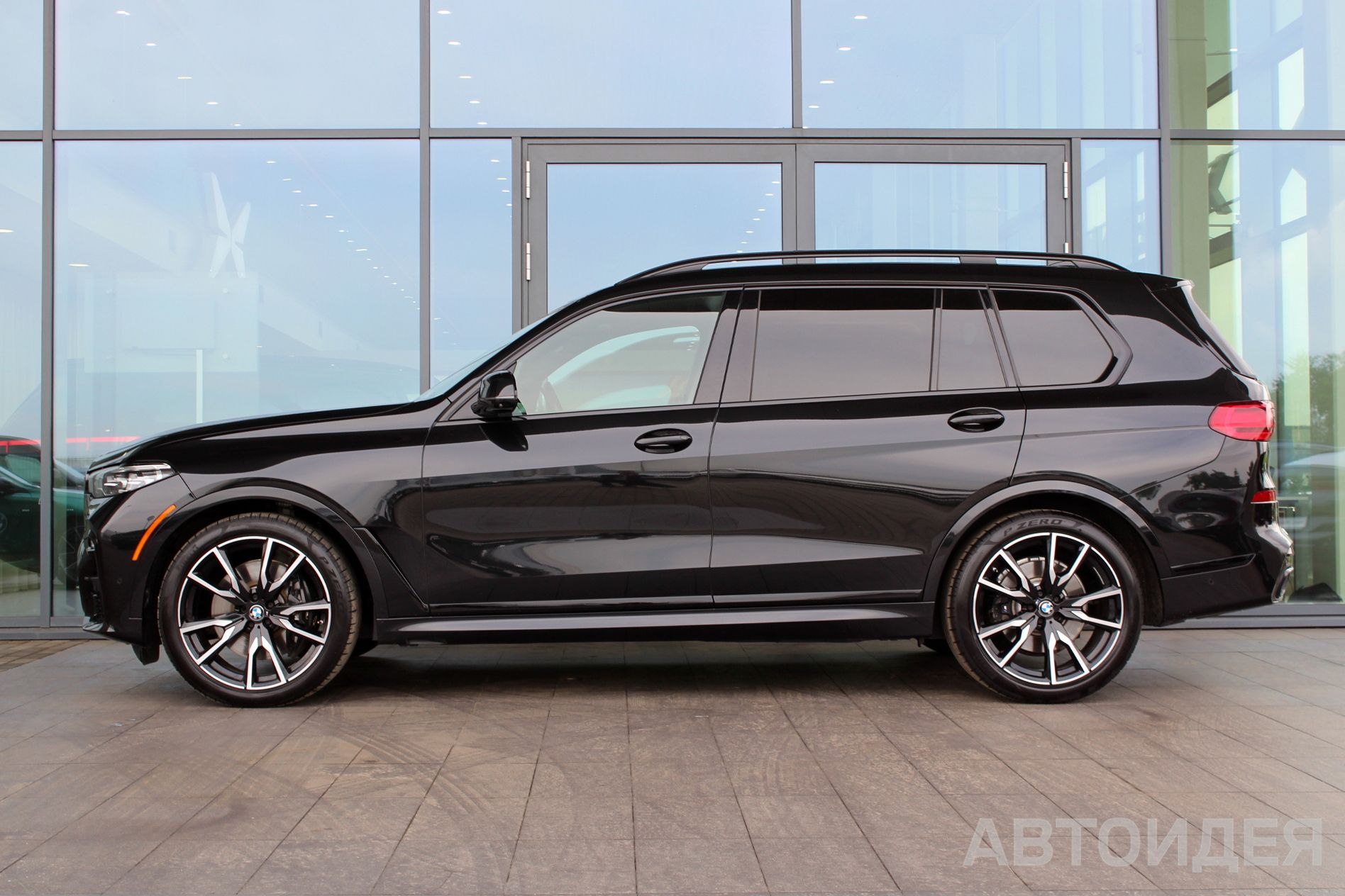 BMW X7 xDrive40i  фото 2