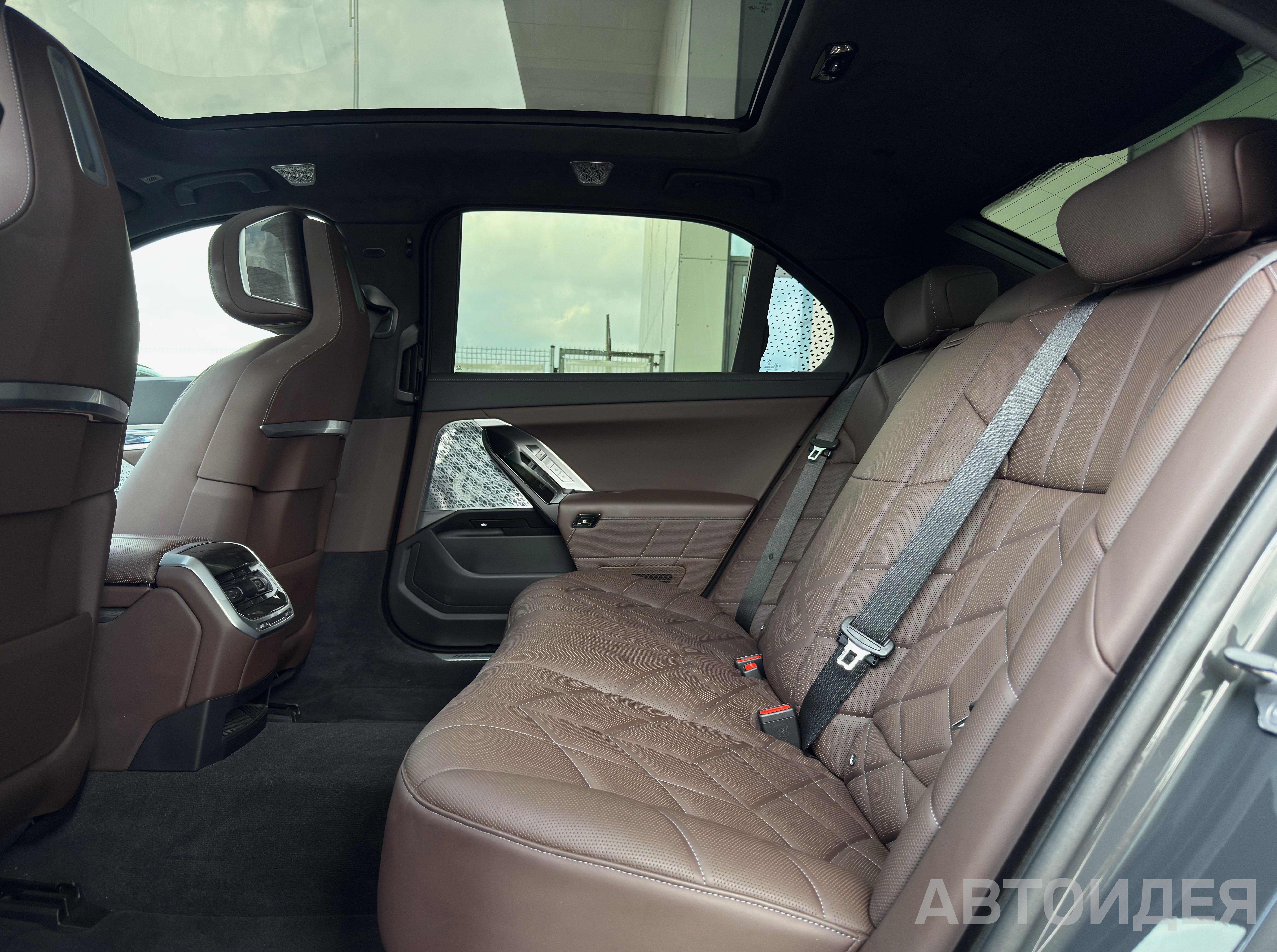 BMW 740d xDrive Серый Дравит металлик фото 12