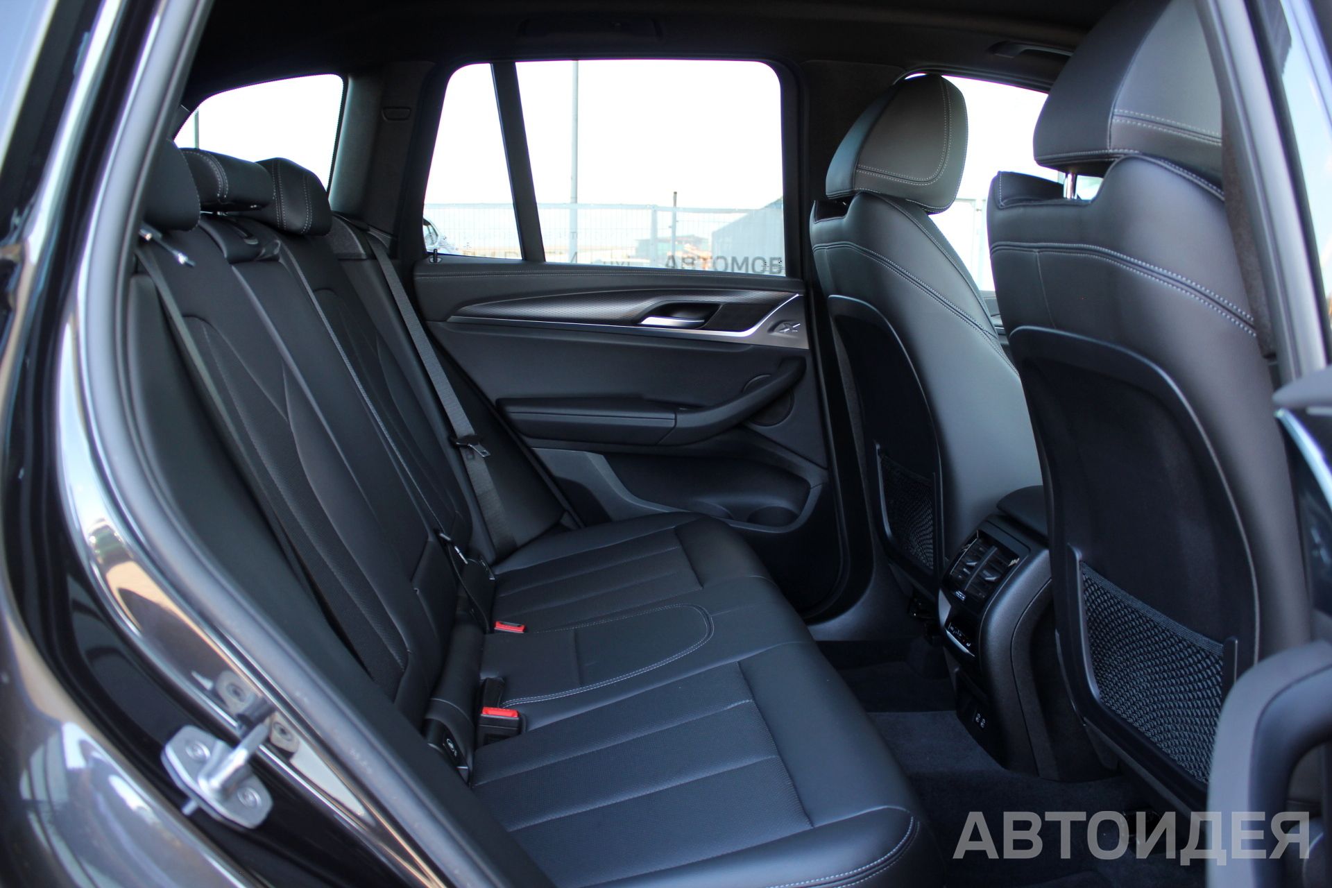 BMW X3 xDrive30i Серый софисто с бриллиантовым эффектом фото 24