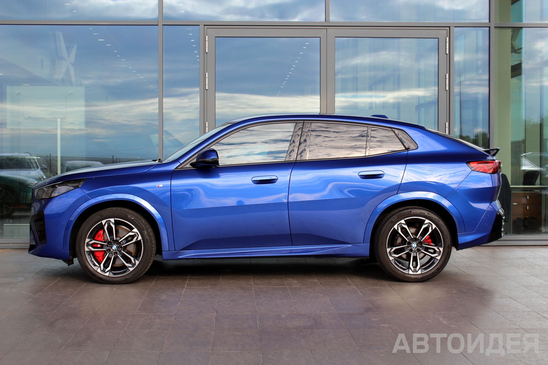 BMW X2 sDrive18i Синий Портимао металлик фото 2