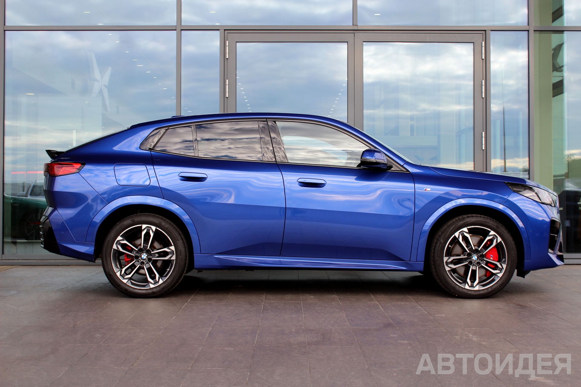 BMW X2 sDrive18i Синий Портимао металлик фото 3