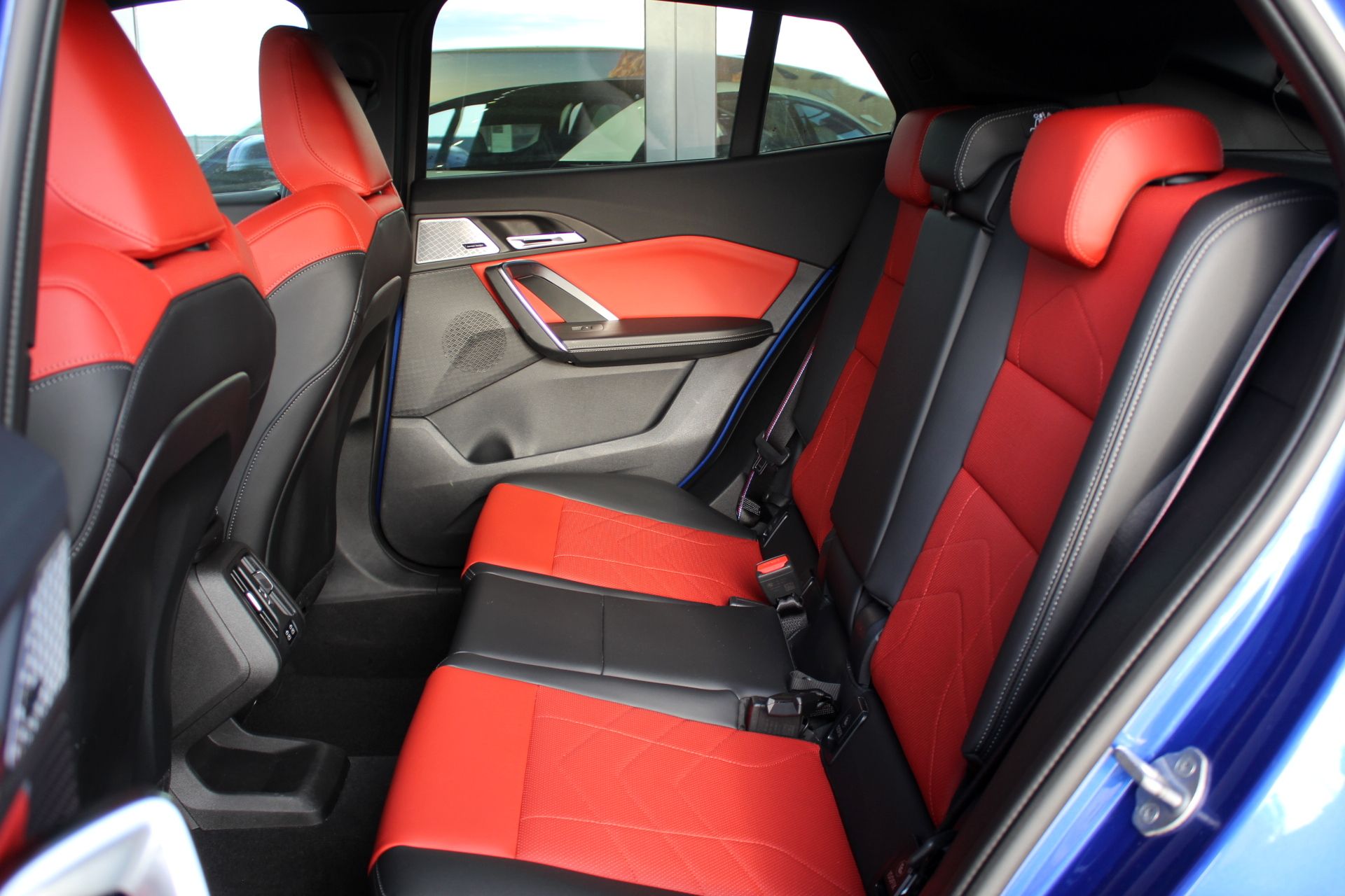BMW X2 sDrive18i Синий Портимао металлик фото 23