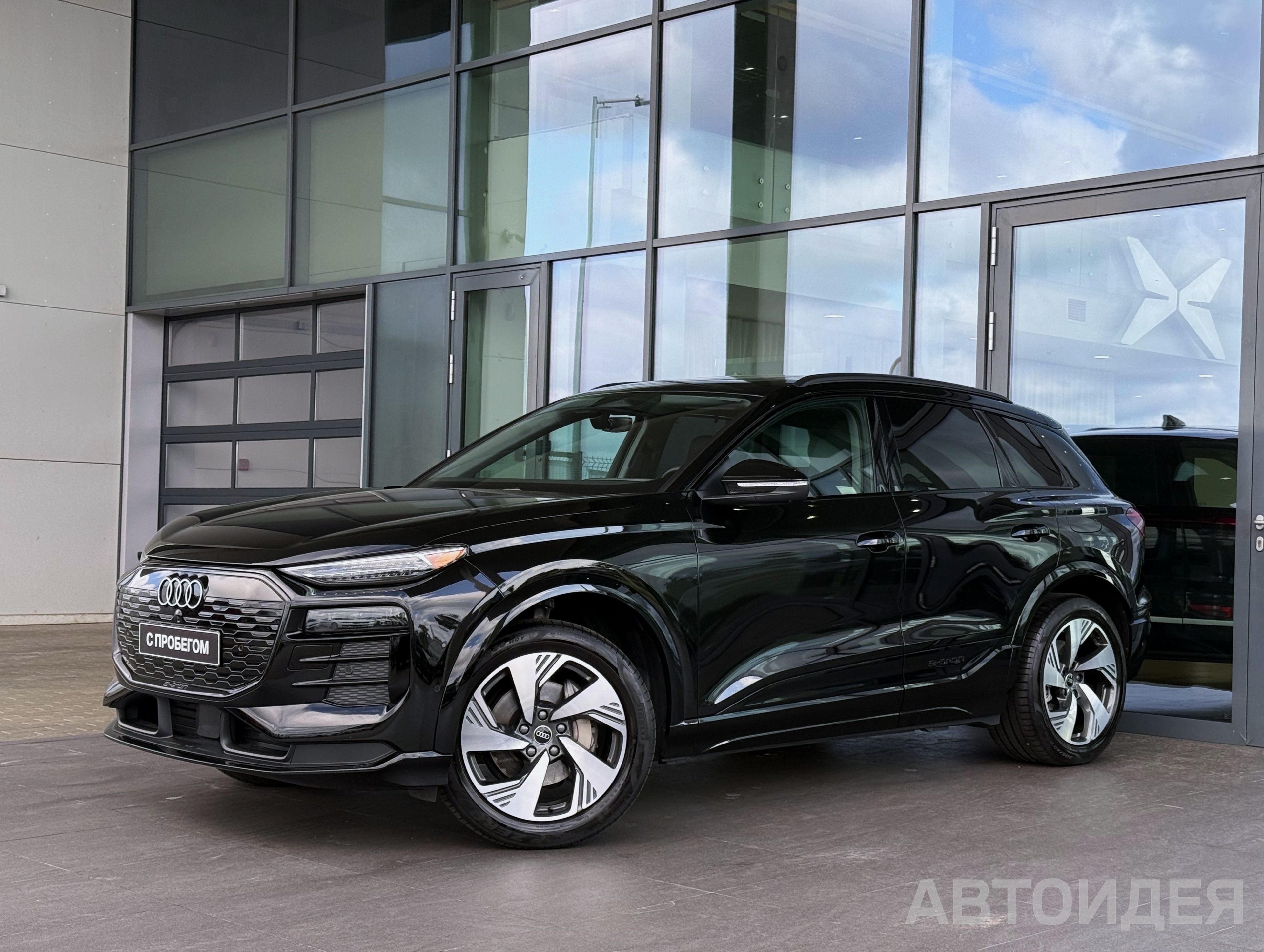 AUDI Q6 ETRON - 100.0 kWh quattro (388 л.с.) 