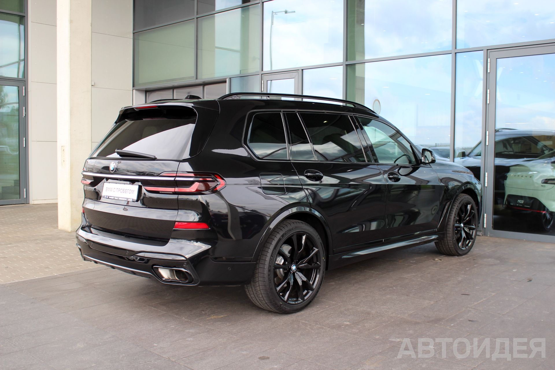 BMW X7 xDrive40i Черный Сапфир металлик фото 1