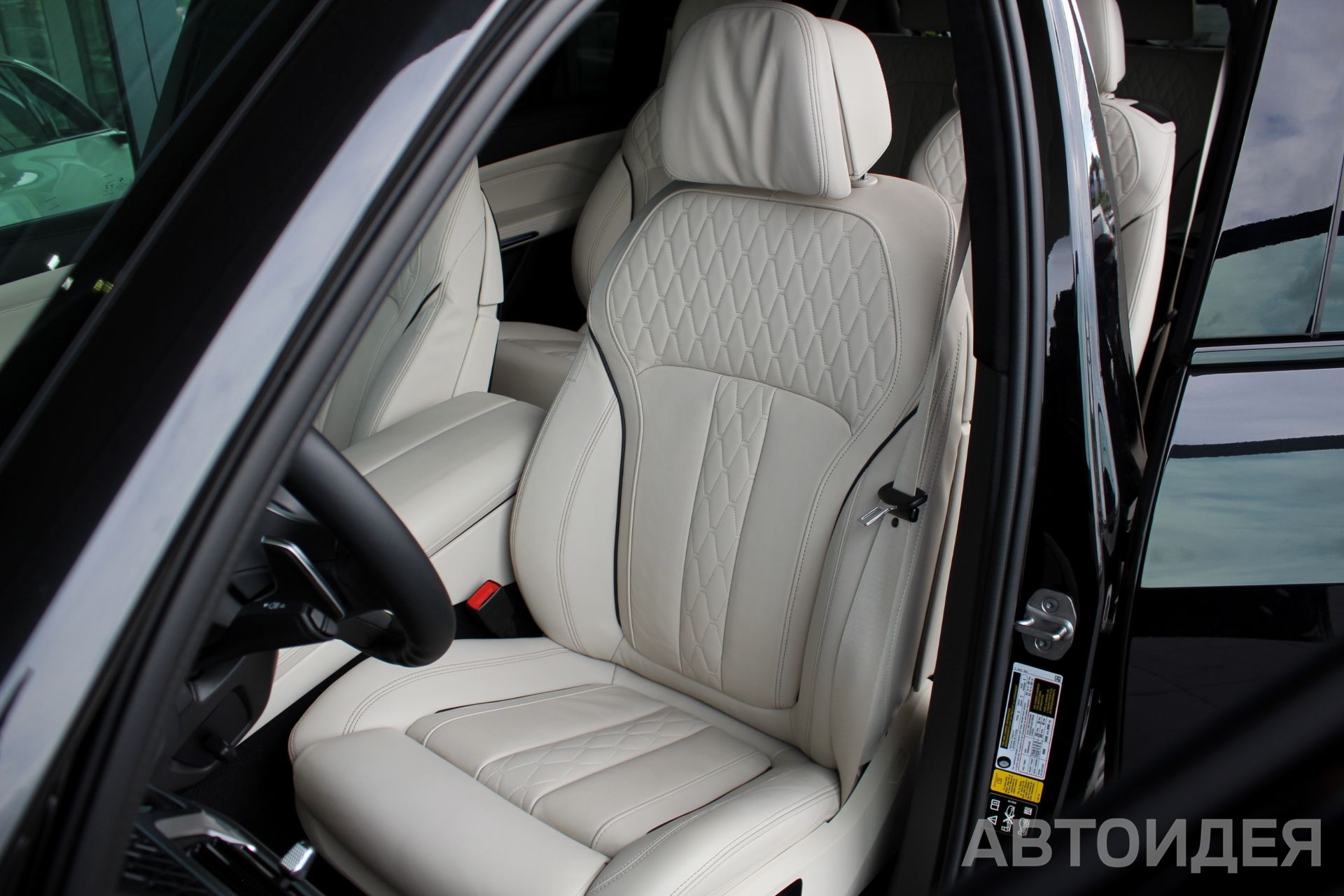BMW X7 xDrive40i Черный Сапфир металлик фото 23