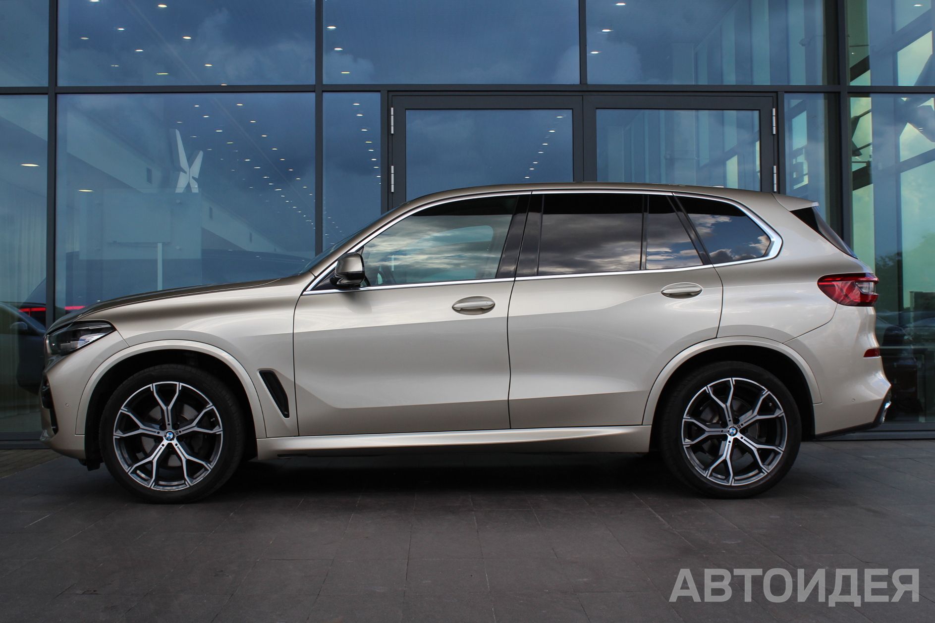 BMW X5 xDrive 30d Солнечный камень фото 2