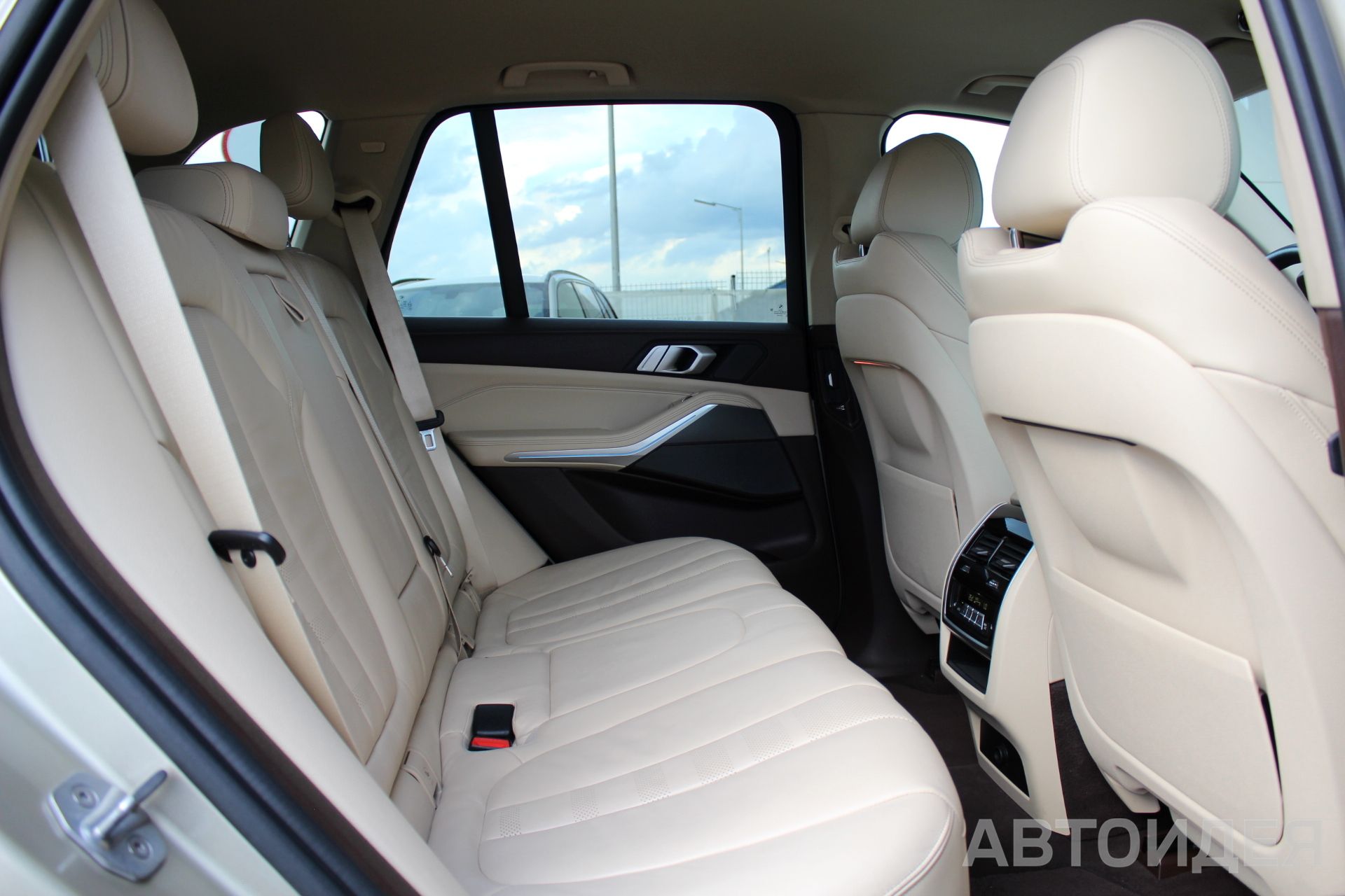 BMW X5 xDrive 30d Солнечный камень фото 25
