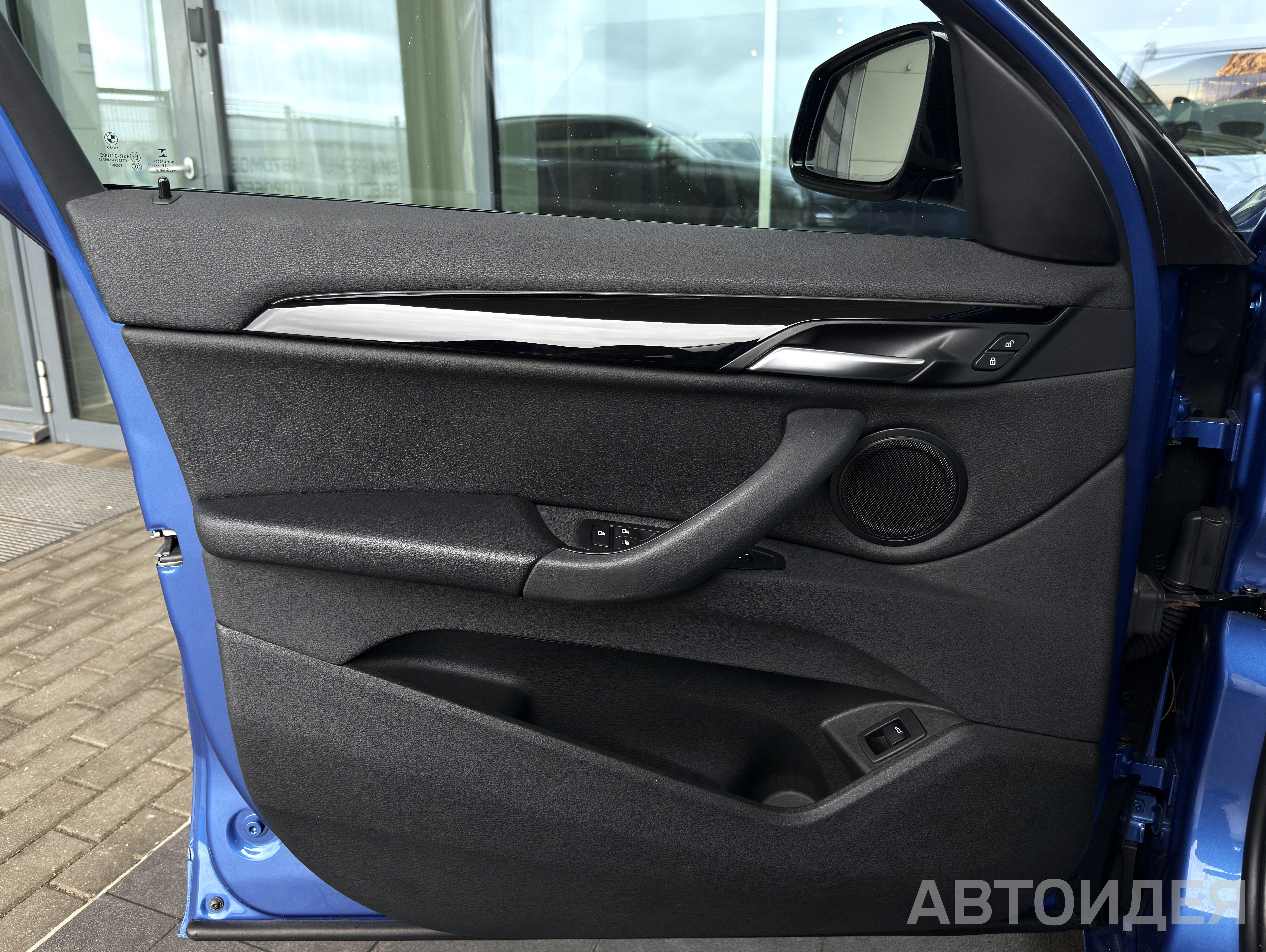 BMW X1 xDrive20i Синий Эшторил металлик фото 10