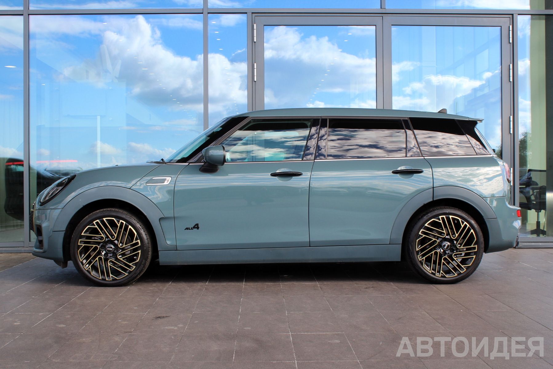 MINI Cooper S ALL4 Clubman Зеленый металлик фото 2