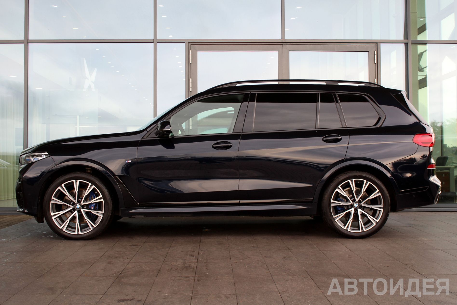 BMW X7 xDrive30d Черный Карбон металлик фото 2