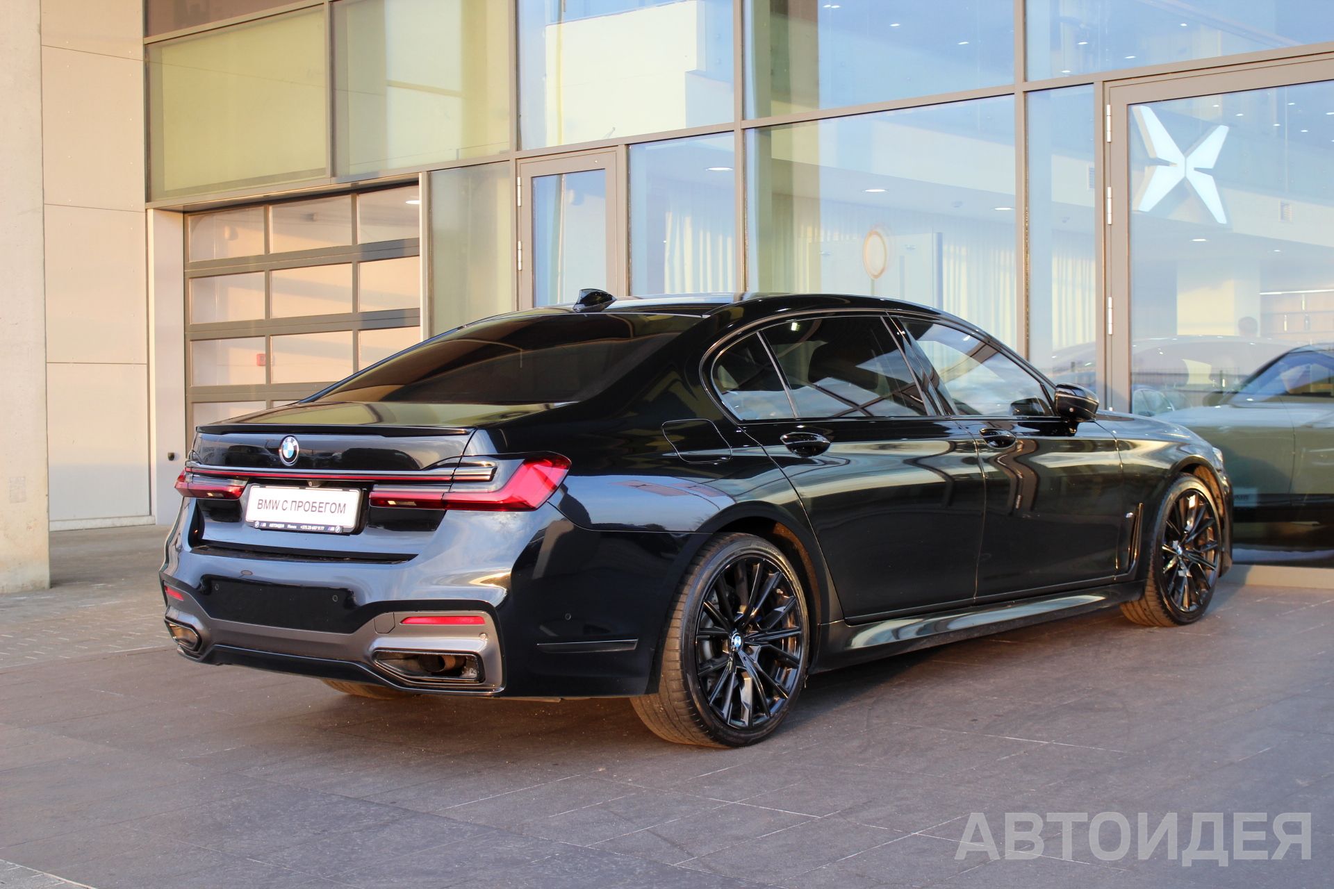 BMW 740Ld xDrive Sedan Черный Сапфир металлик фото 1