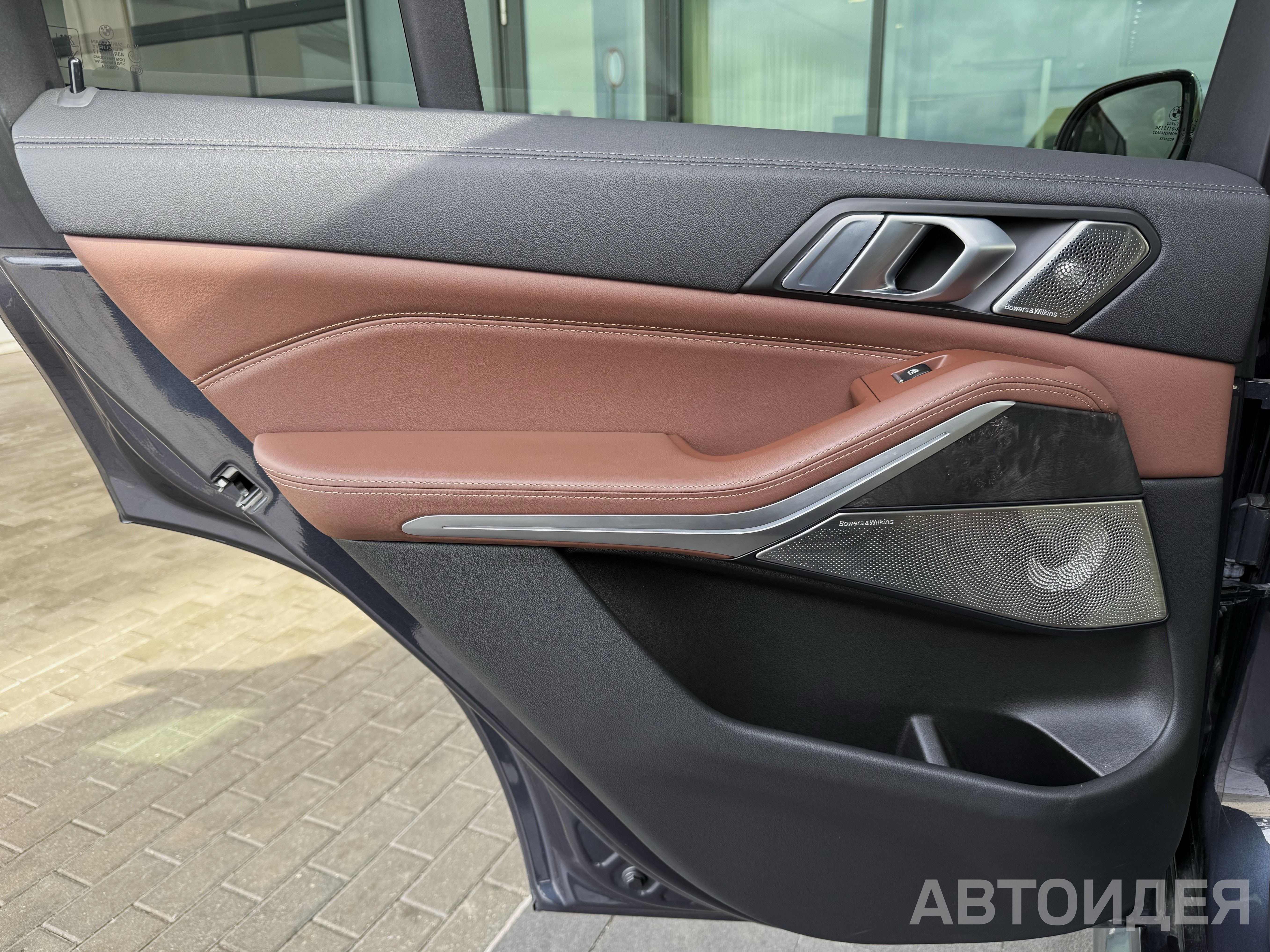 BMW X5 M50d Арктический Серый фото 15