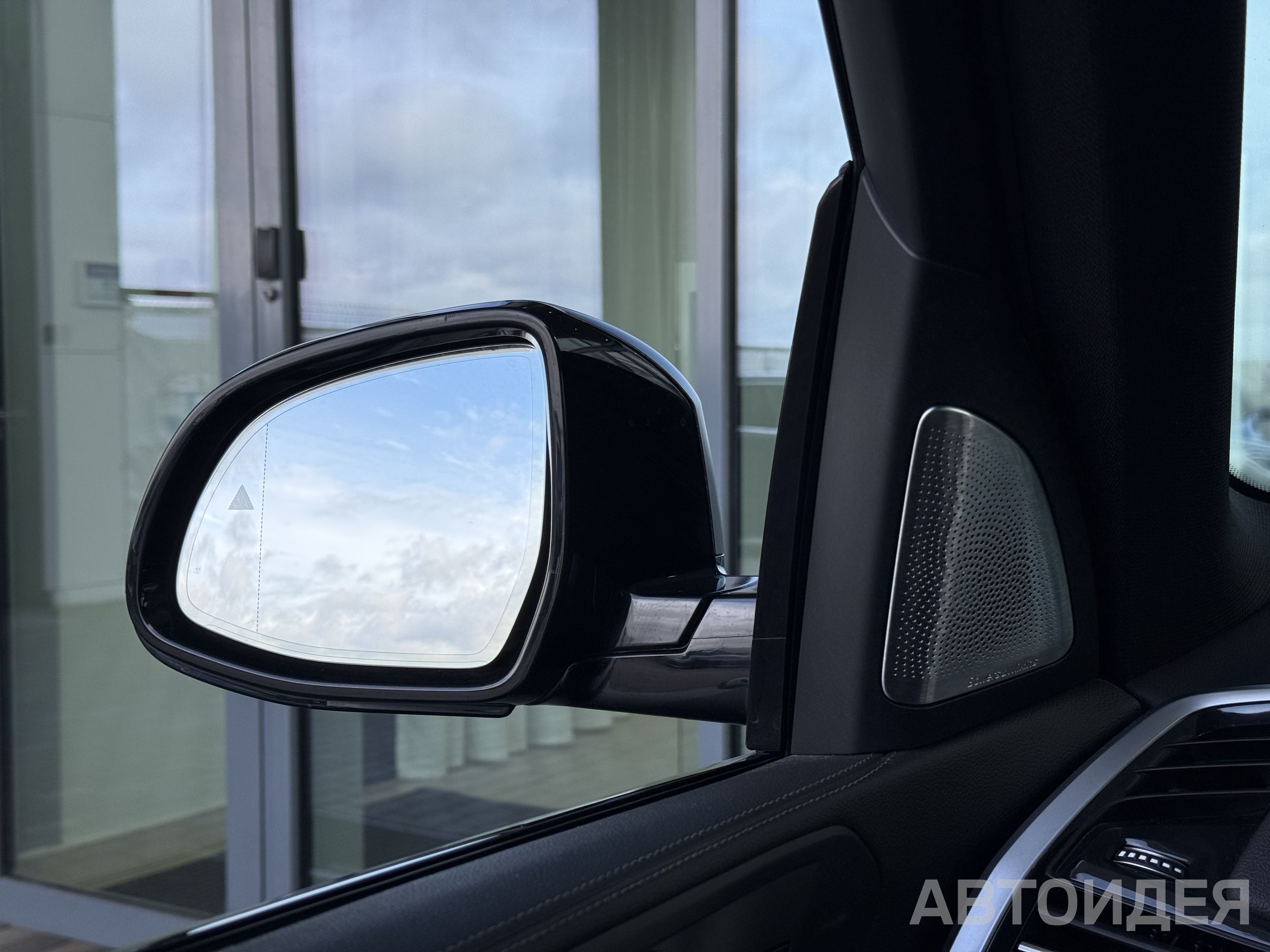 BMW X5 M50d Арктический Серый фото 27