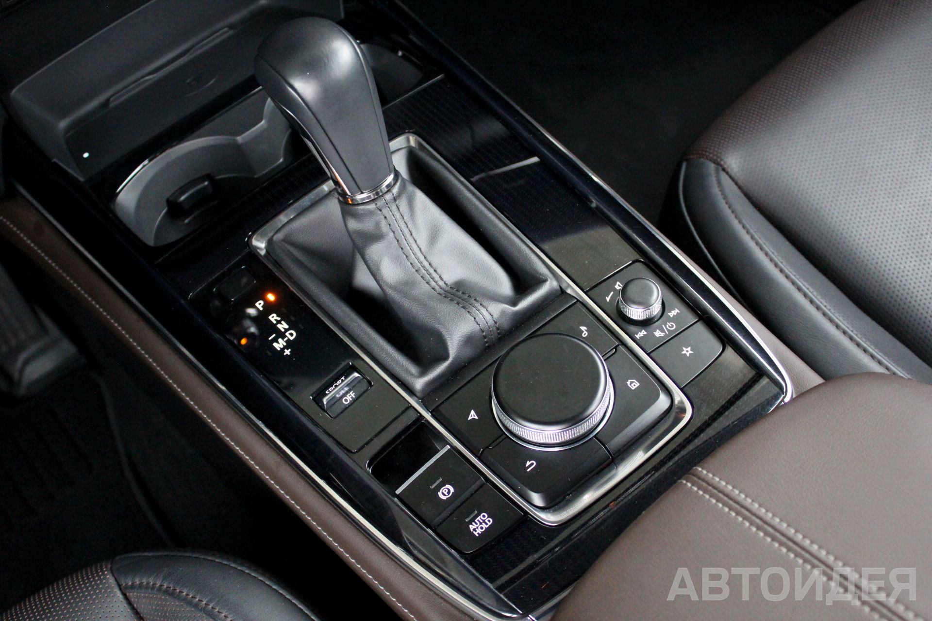 Mazda CX-30  фото 19