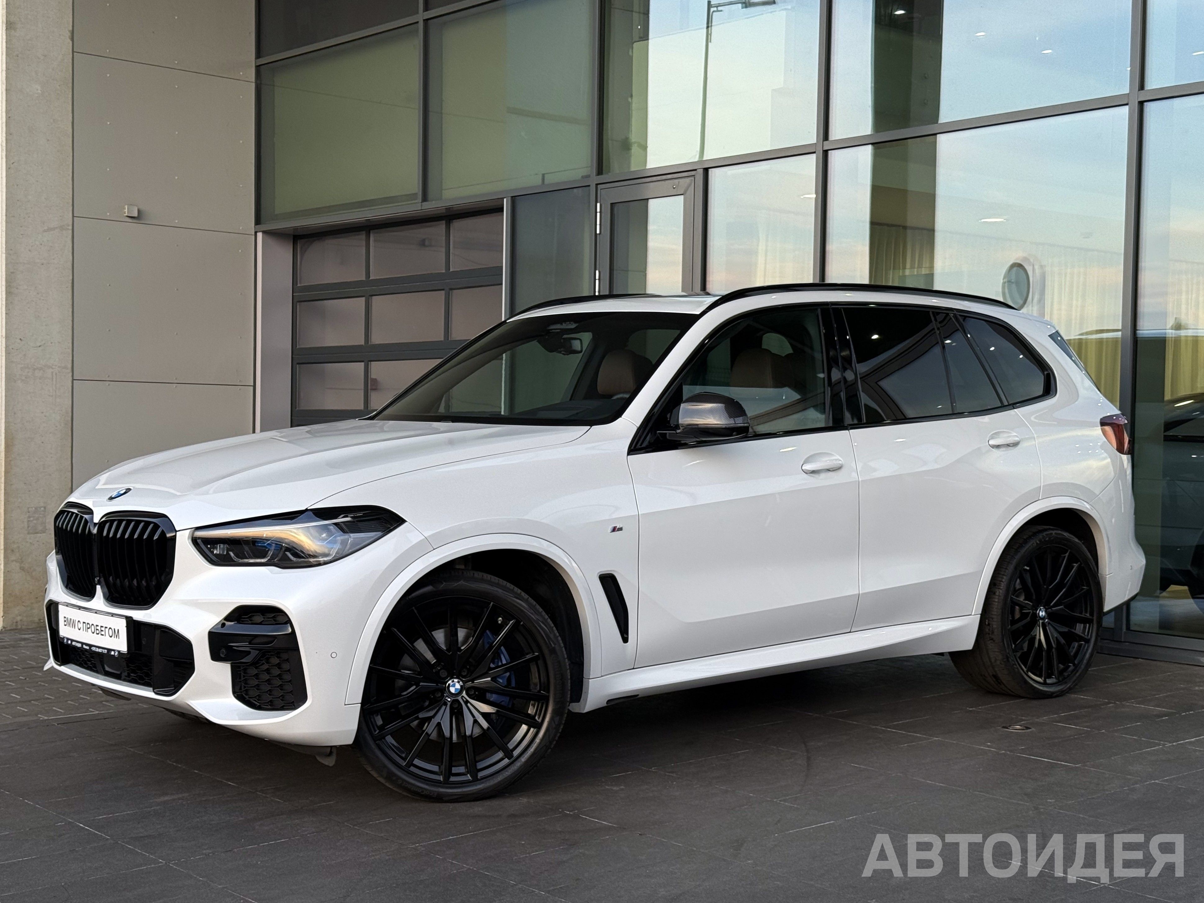 BMW X5 xDrive 30d Белый Минерал металлик