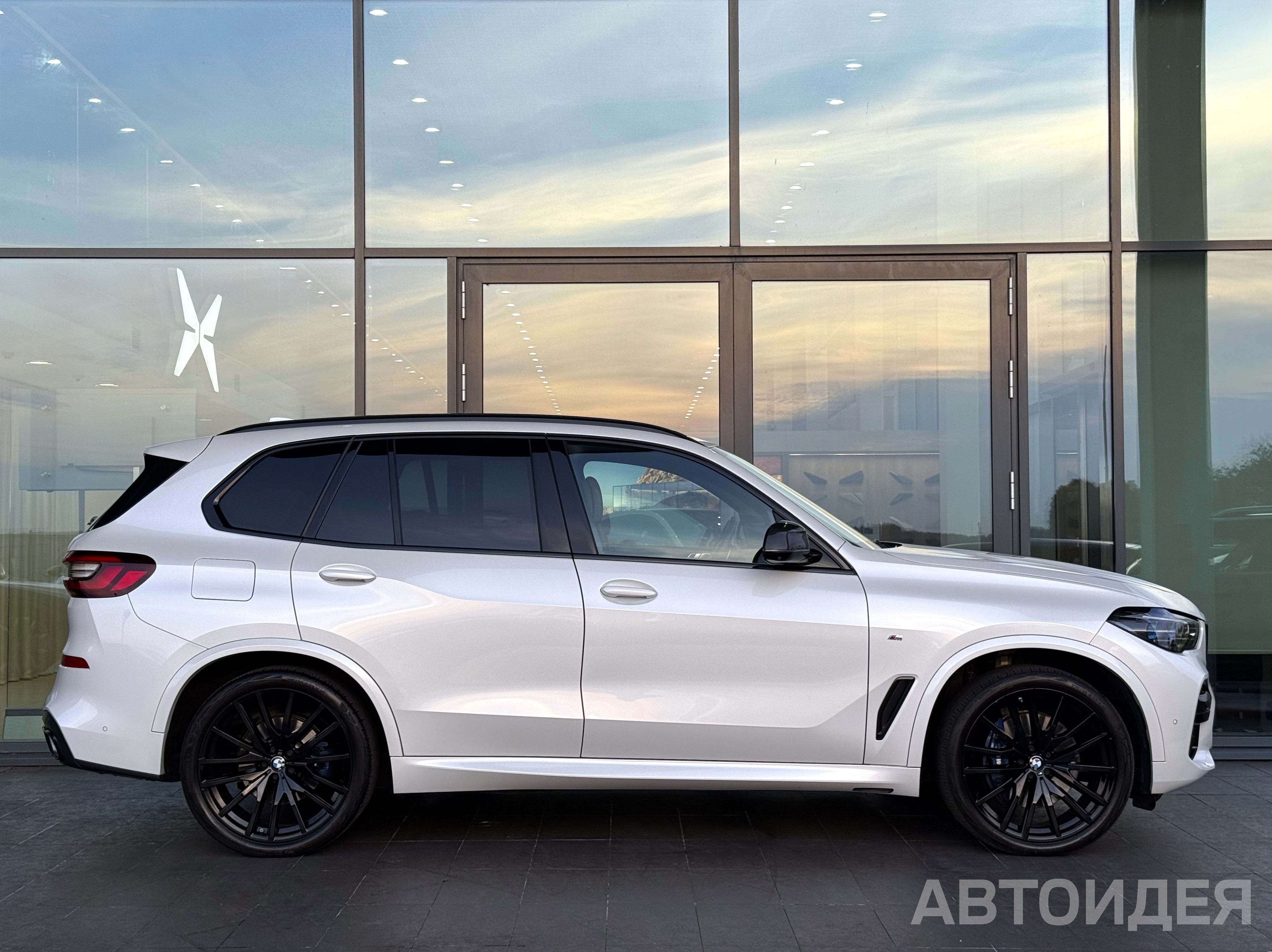 BMW X5 xDrive 30d Белый Минерал металлик фото 2