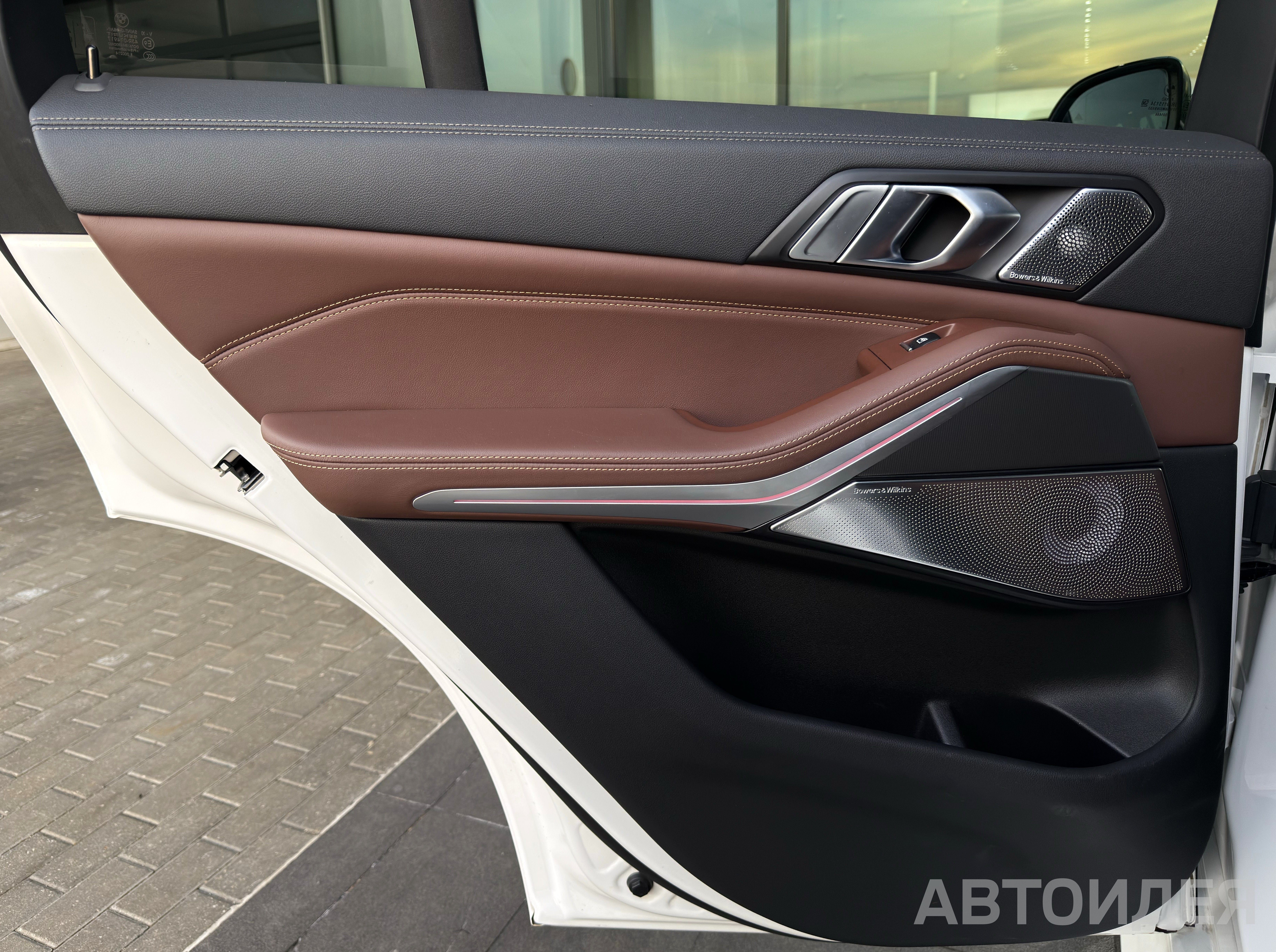BMW X5 xDrive 30d Белый Минерал металлик фото 15