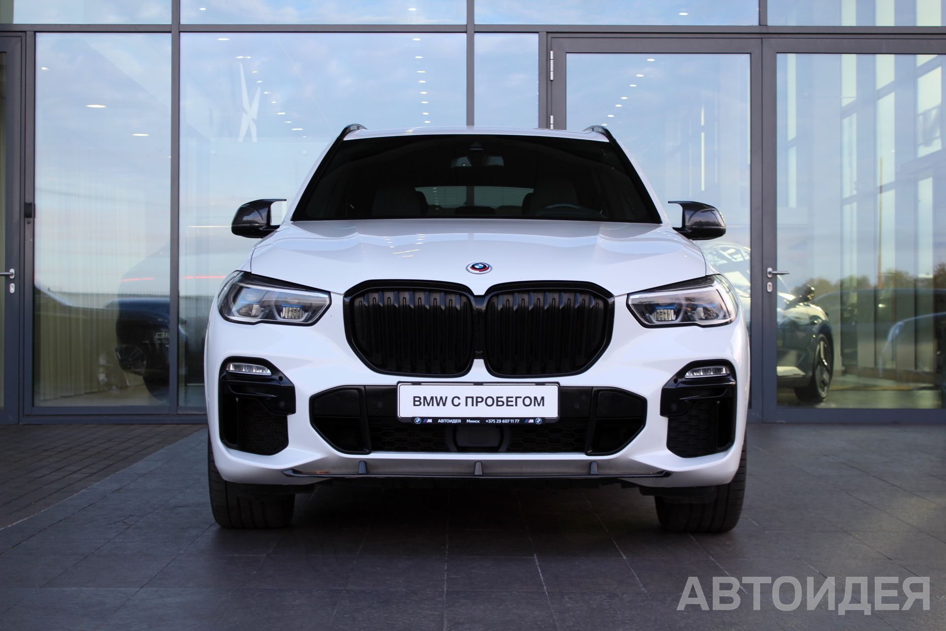 BMW X5 M50d Белоснежный неметаллик фото 4