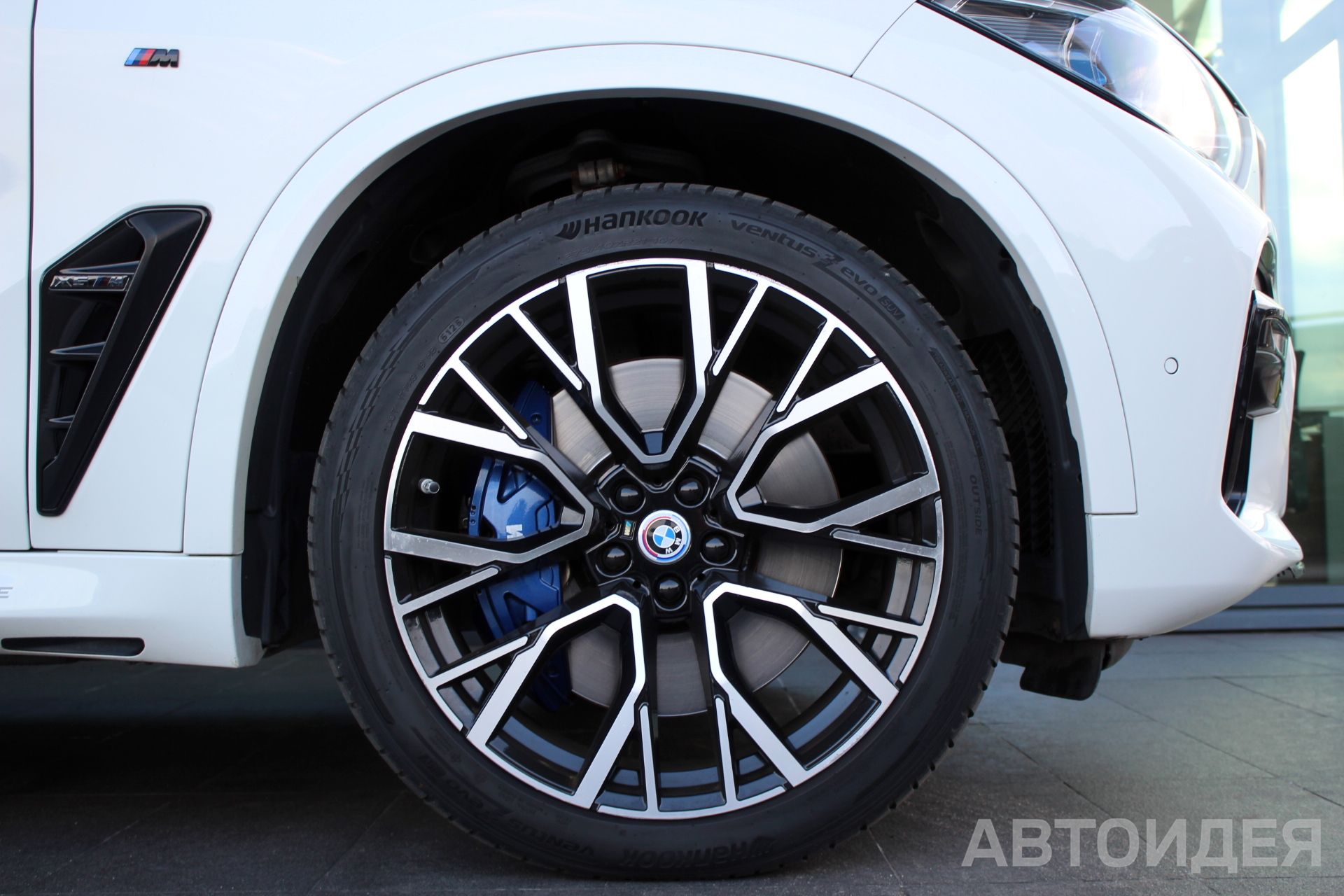 BMW X5 M50d Белоснежный неметаллик фото 6