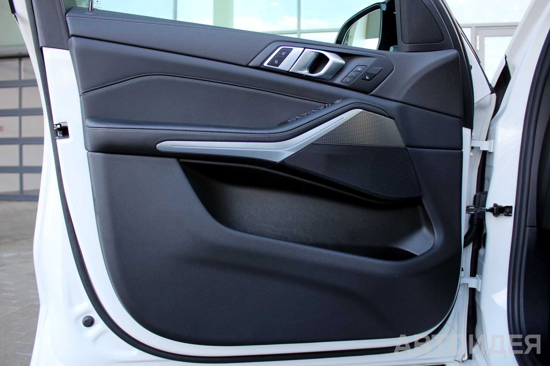 BMW X5 M50d Белоснежный неметаллик фото 18