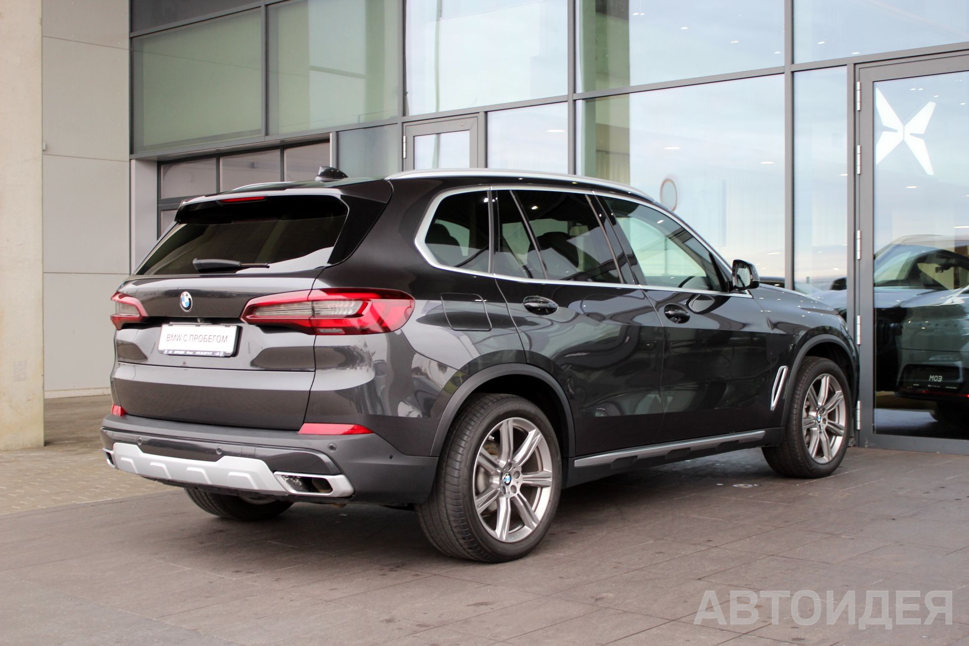BMW X5 xDrive 25d Серый софисто с бриллиантовым эффектом фото 1