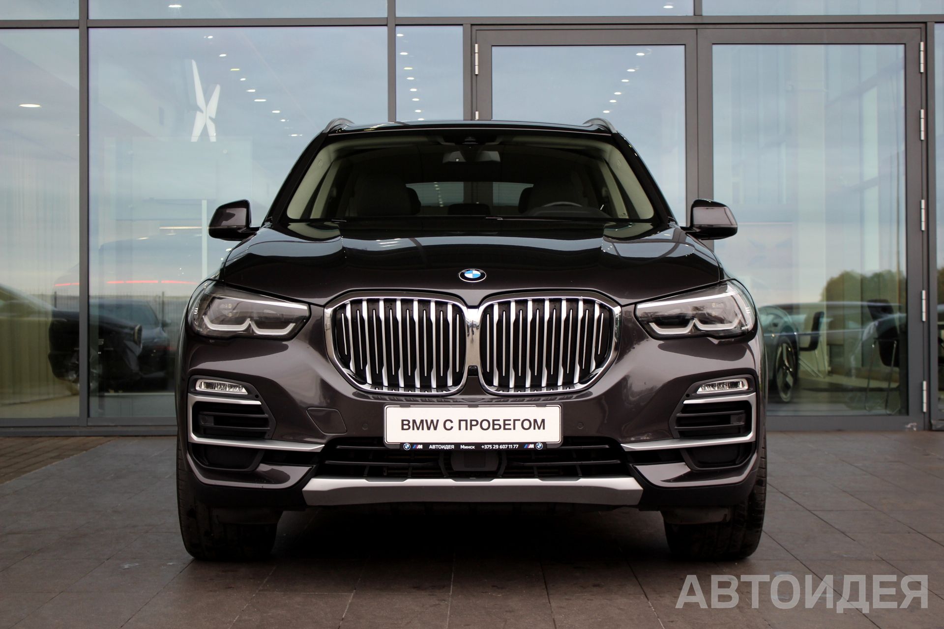 BMW X5 xDrive 25d Серый софисто с бриллиантовым эффектом фото 4