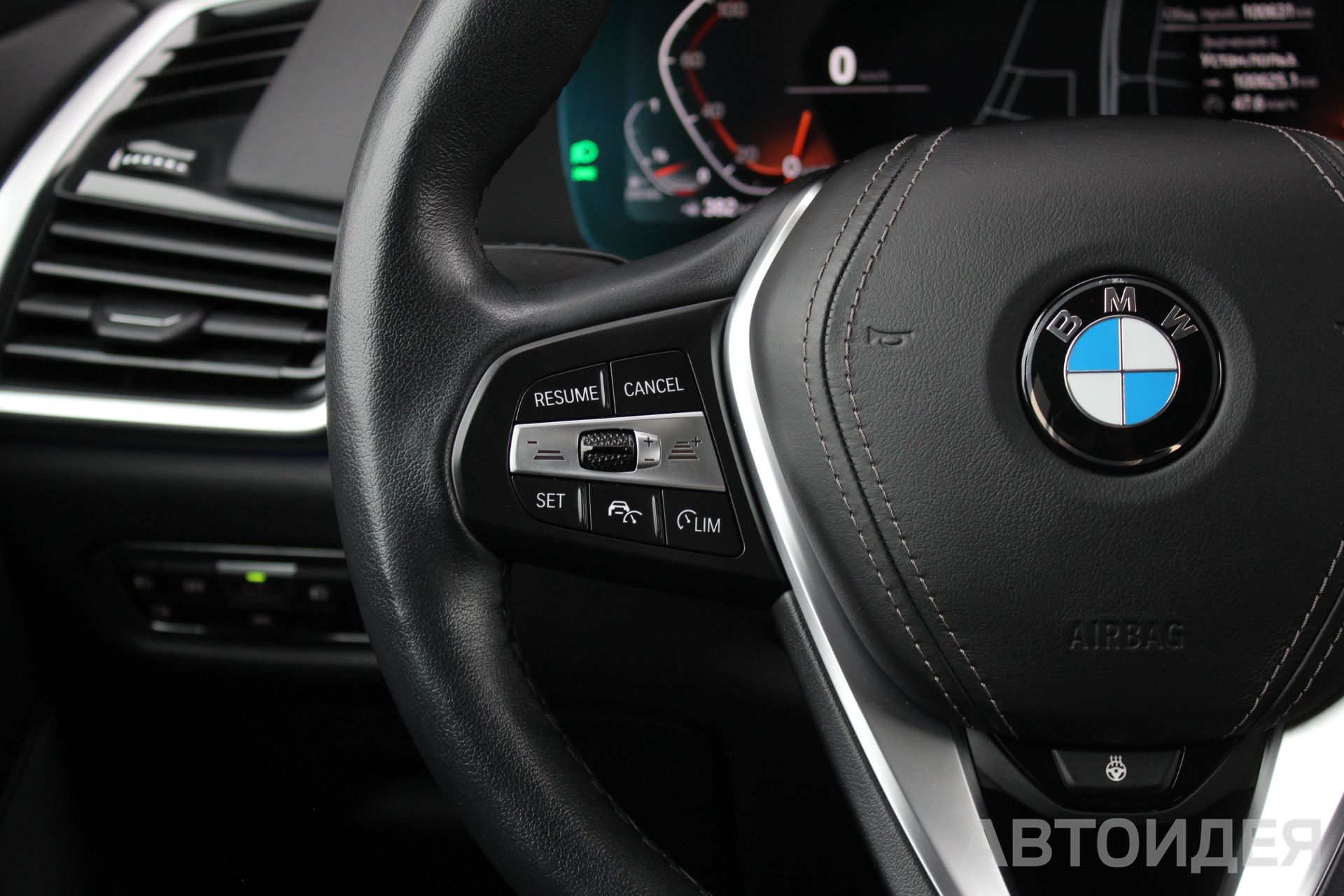 BMW X5 xDrive 25d Серый софисто с бриллиантовым эффектом фото 10