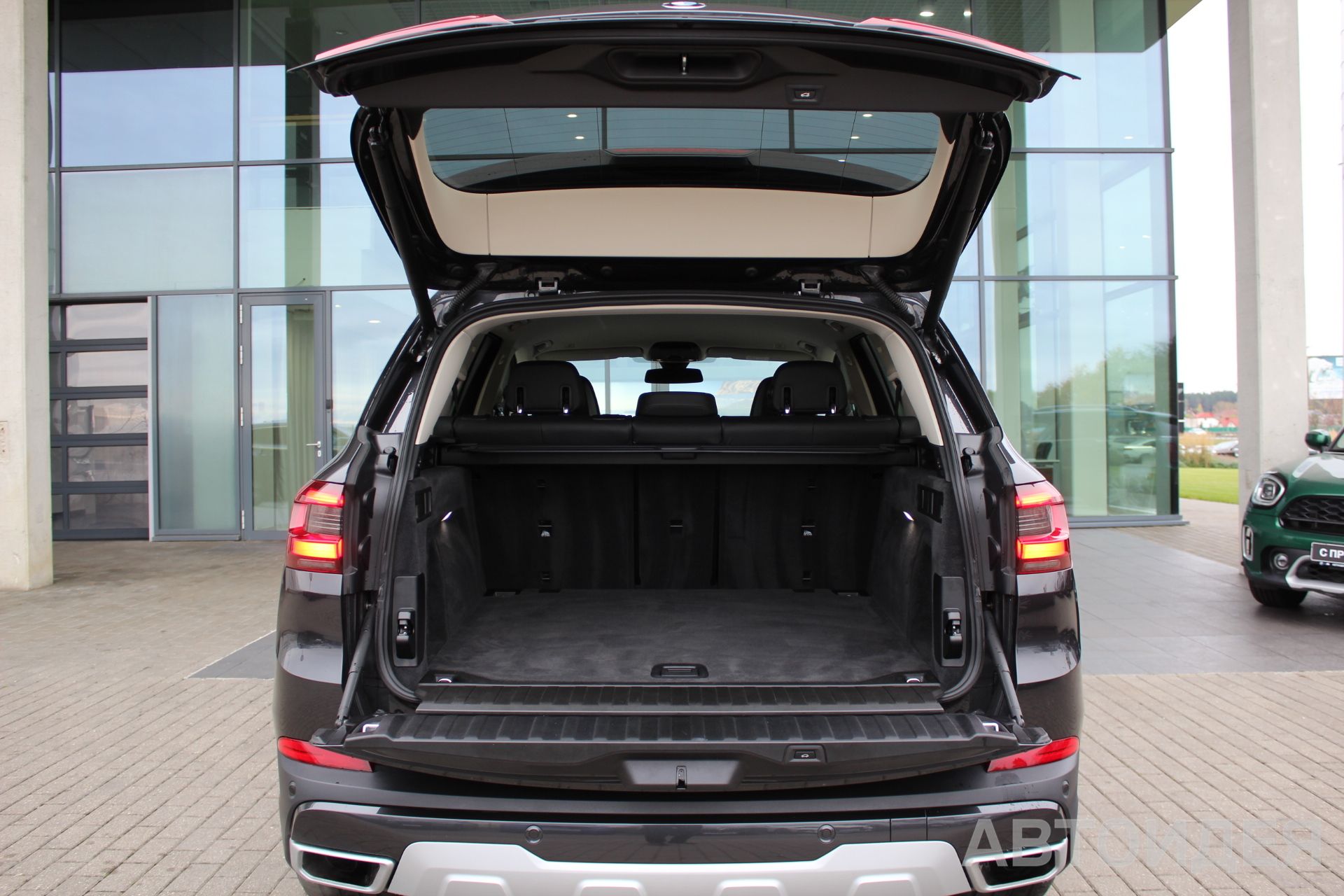 BMW X5 xDrive 25d Серый софисто с бриллиантовым эффектом фото 24