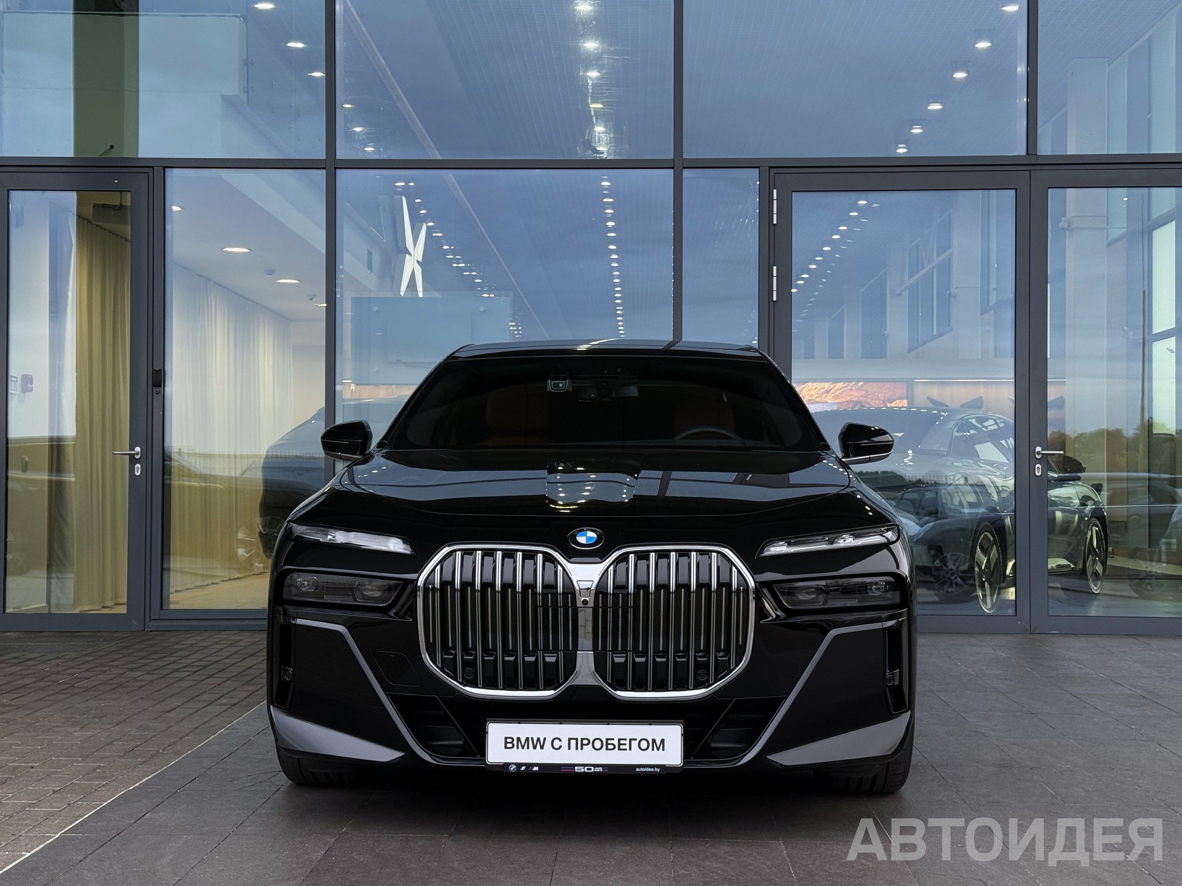 BMW 740d xDrive Черный Сапфир металлик фото 1