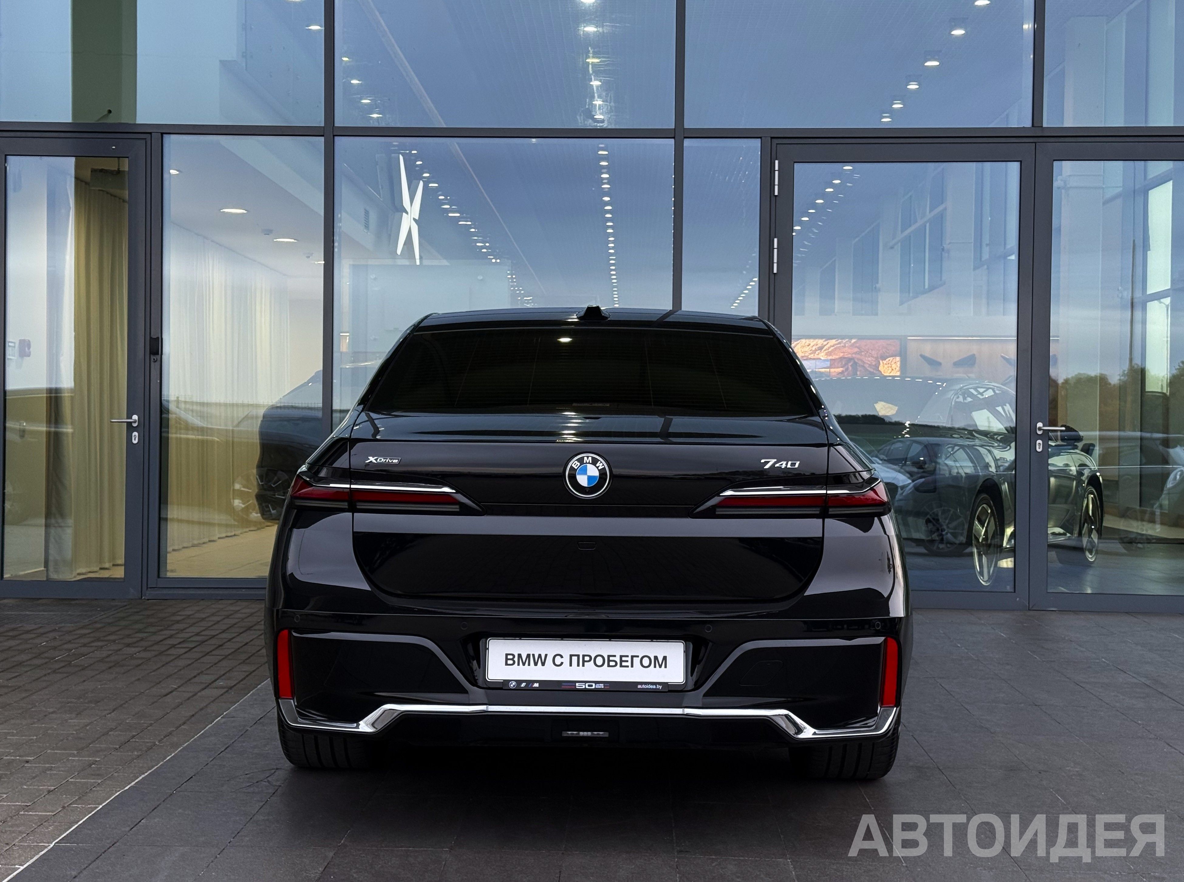 BMW 740d xDrive Черный Сапфир металлик фото 4