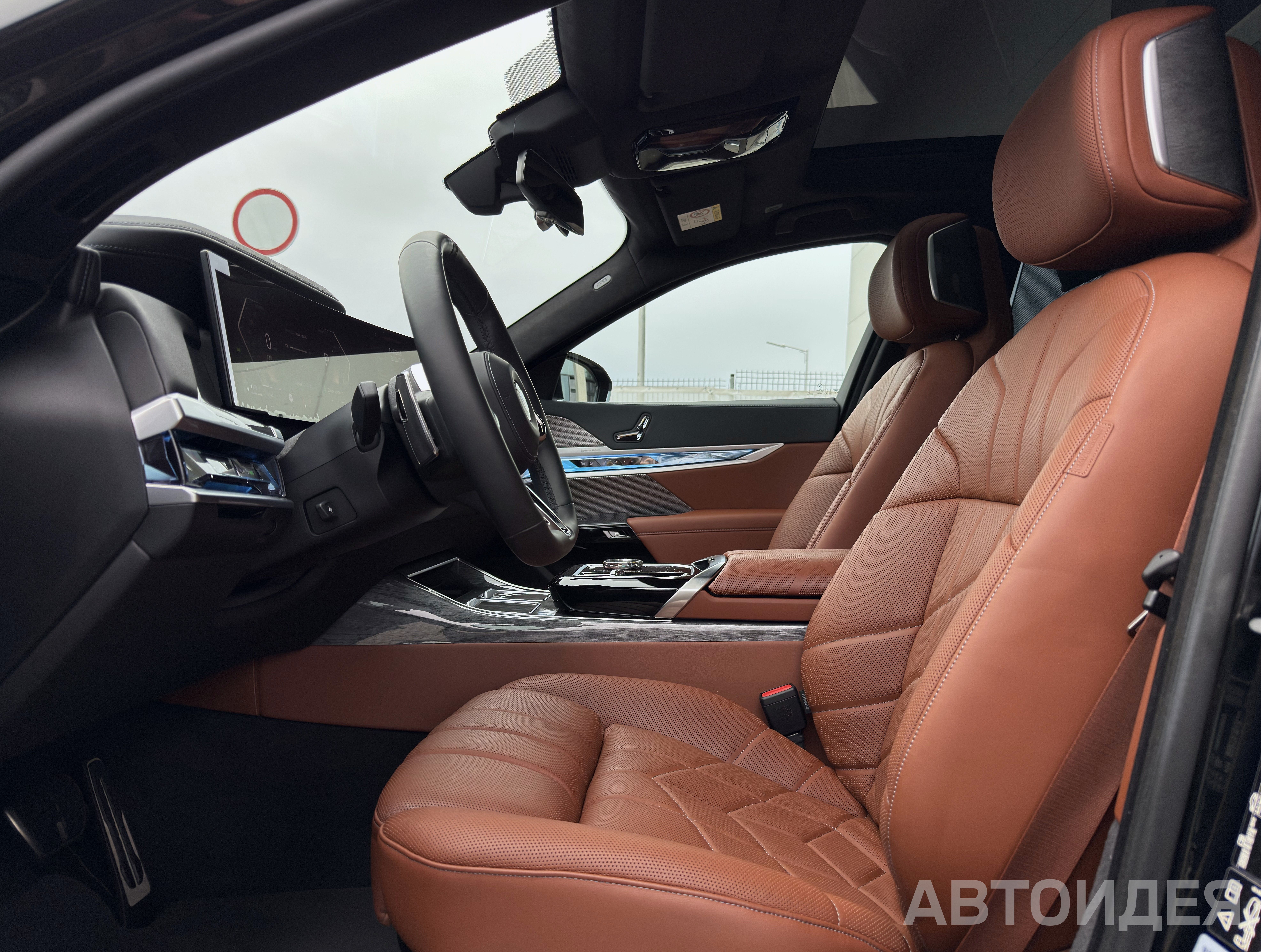 BMW 740d xDrive Черный Сапфир металлик фото 12