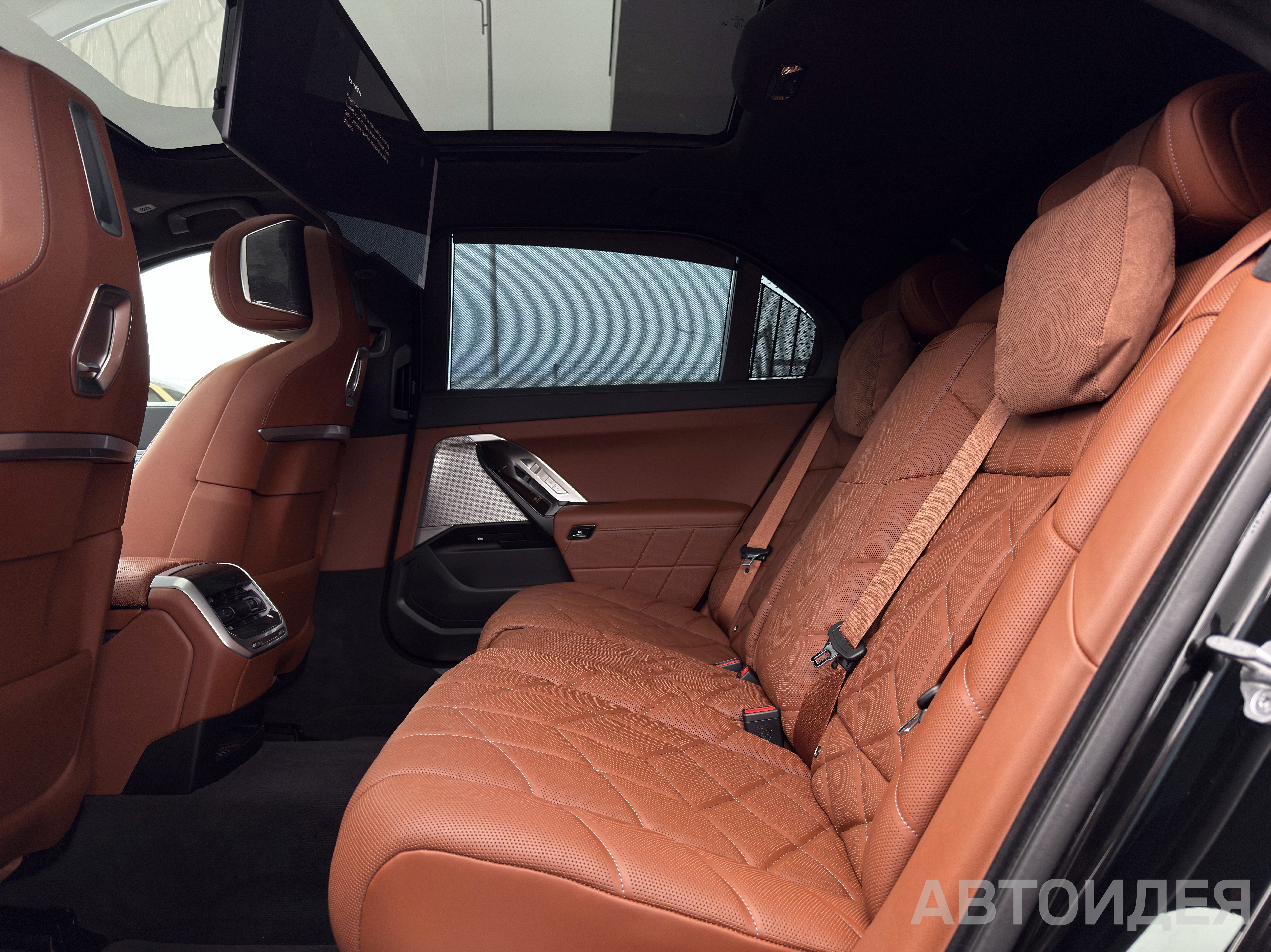 BMW 740d xDrive Черный Сапфир металлик фото 15