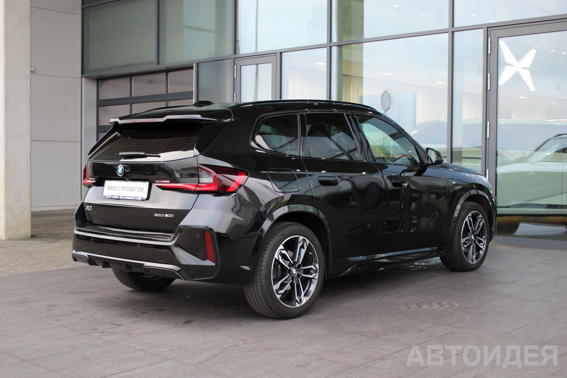 BMW X1 xDrive20i  фото 1