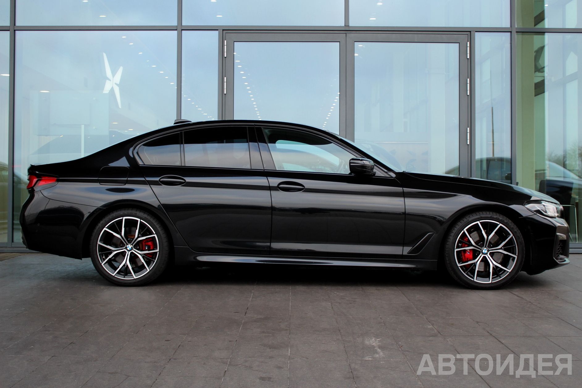 BMW 530i xDrive  фото 3