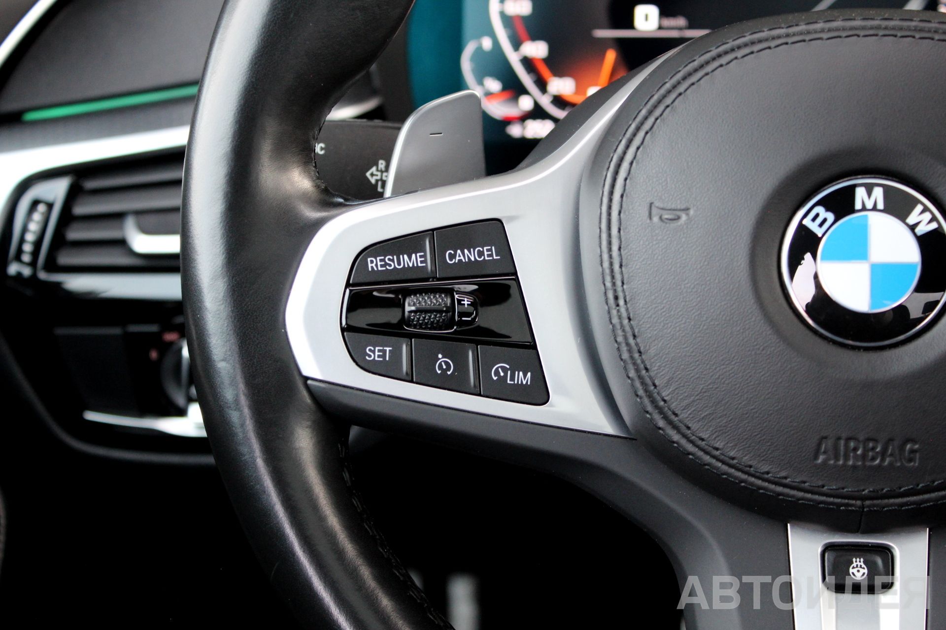 BMW 530i xDrive  фото 10