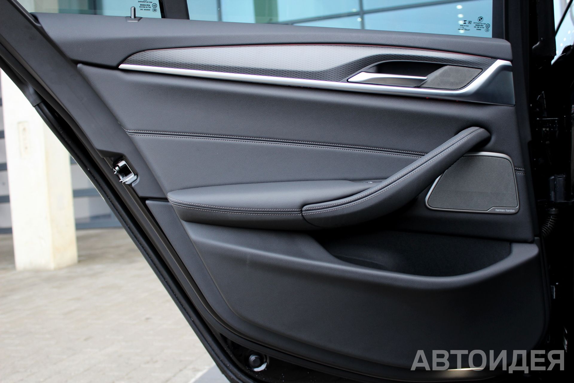 BMW 530i xDrive  фото 25