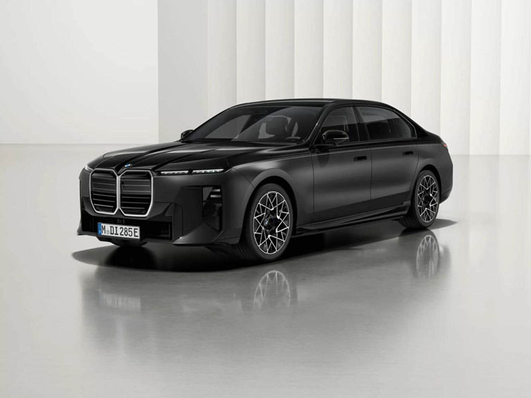 Новый BMW i7 фото 2