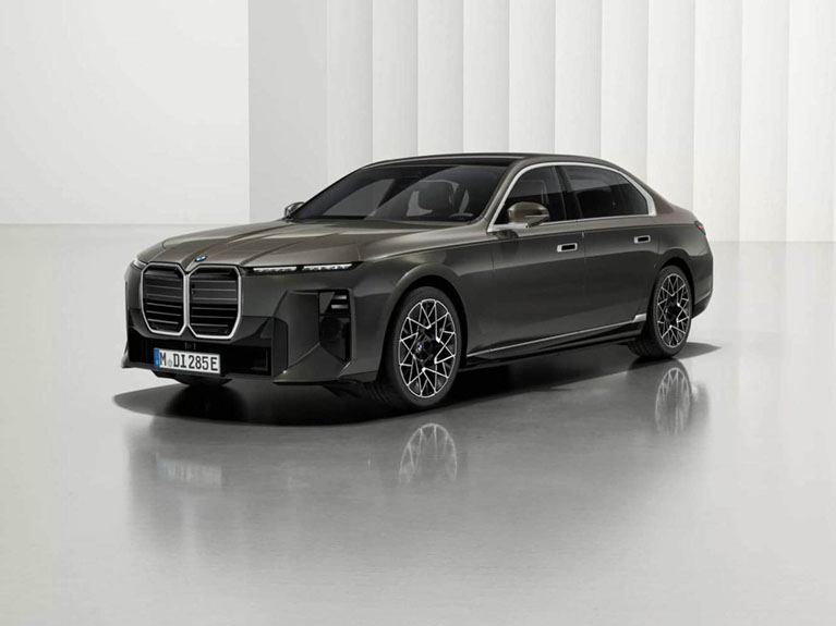 Новый BMW i7 фото 1