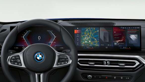  BMW Live Cockpit Professional с изогнутым дисплеем BMW. 